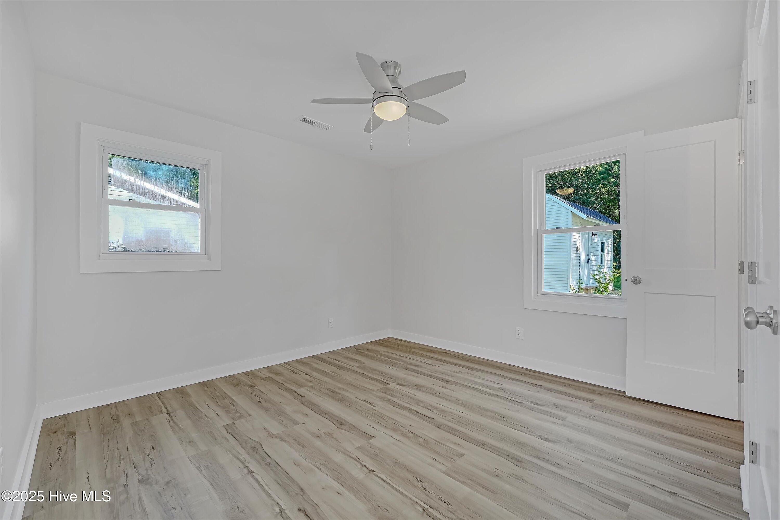 100522514 | Photo 15