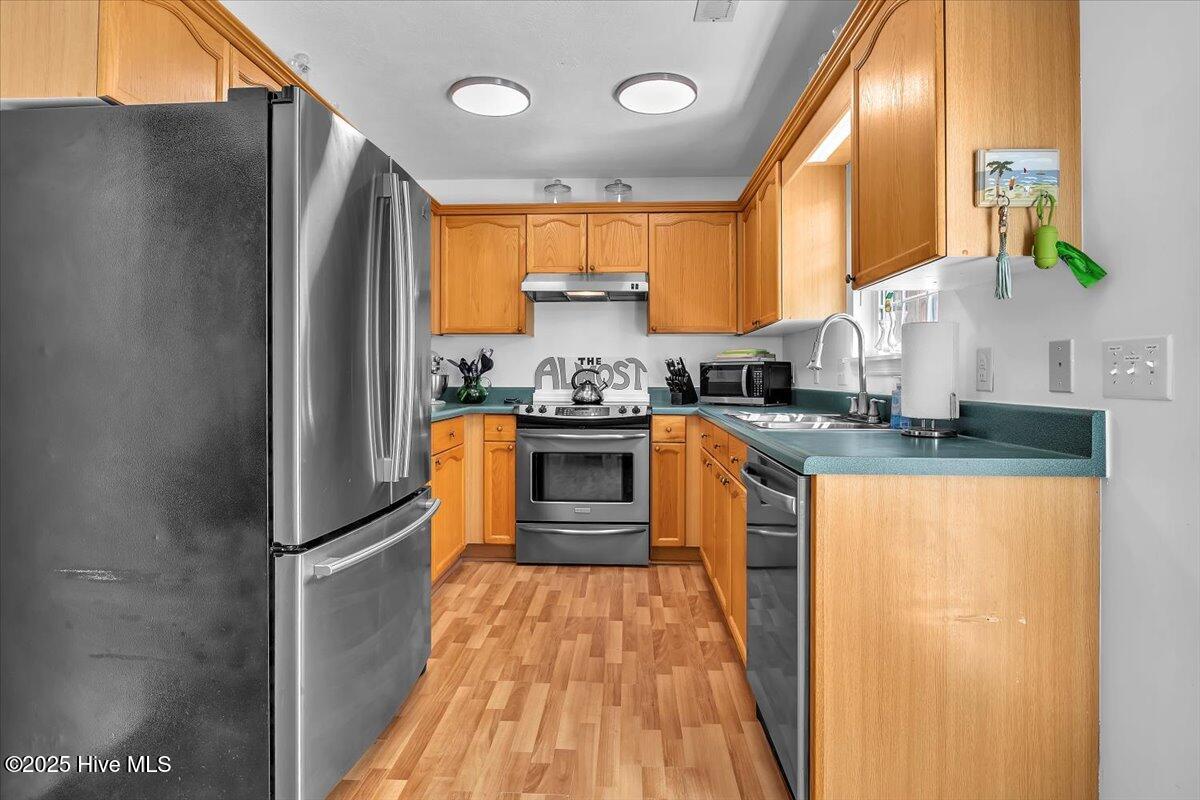 100532549 | Photo 14