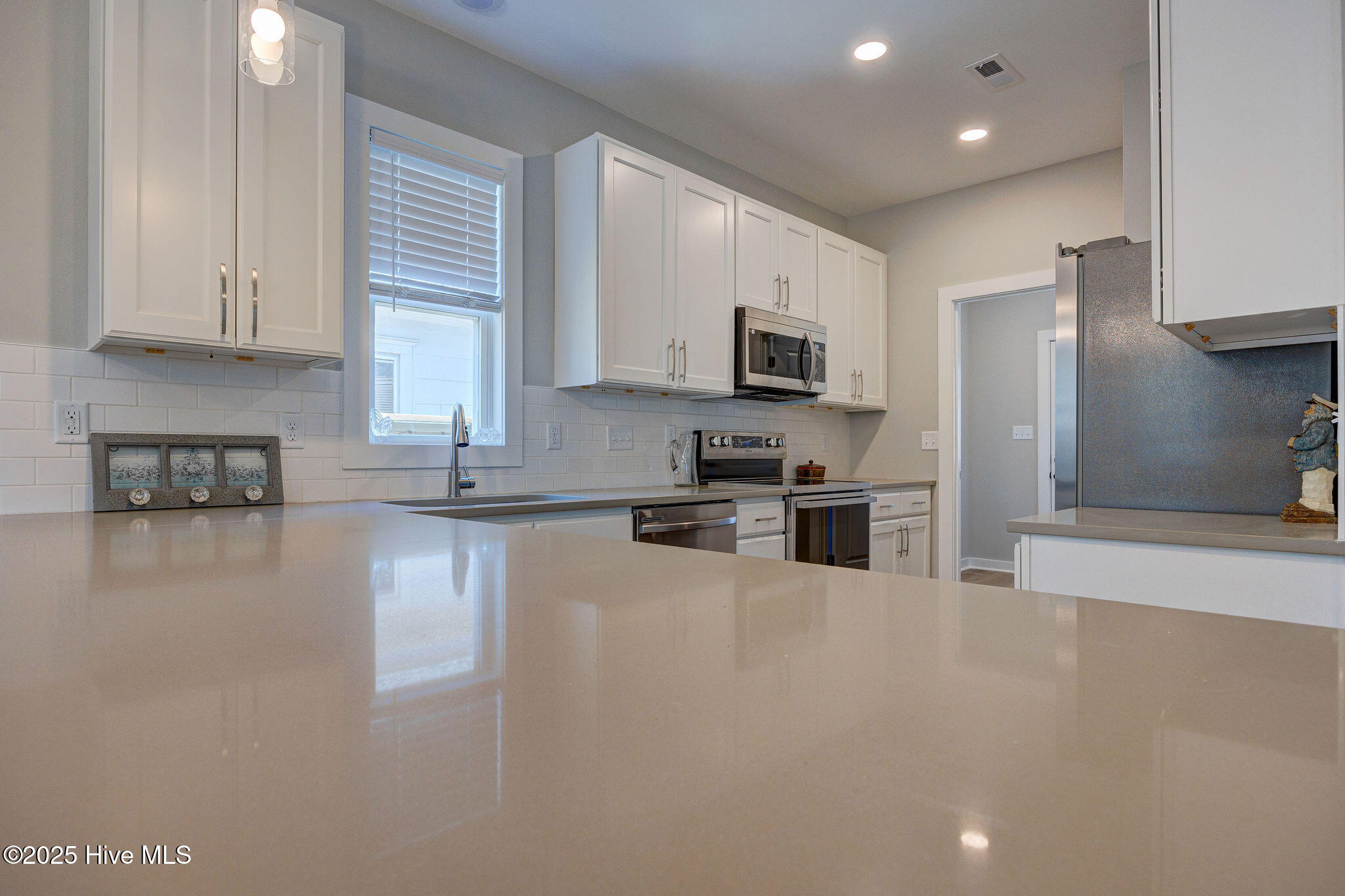 100521175 | Photo 13