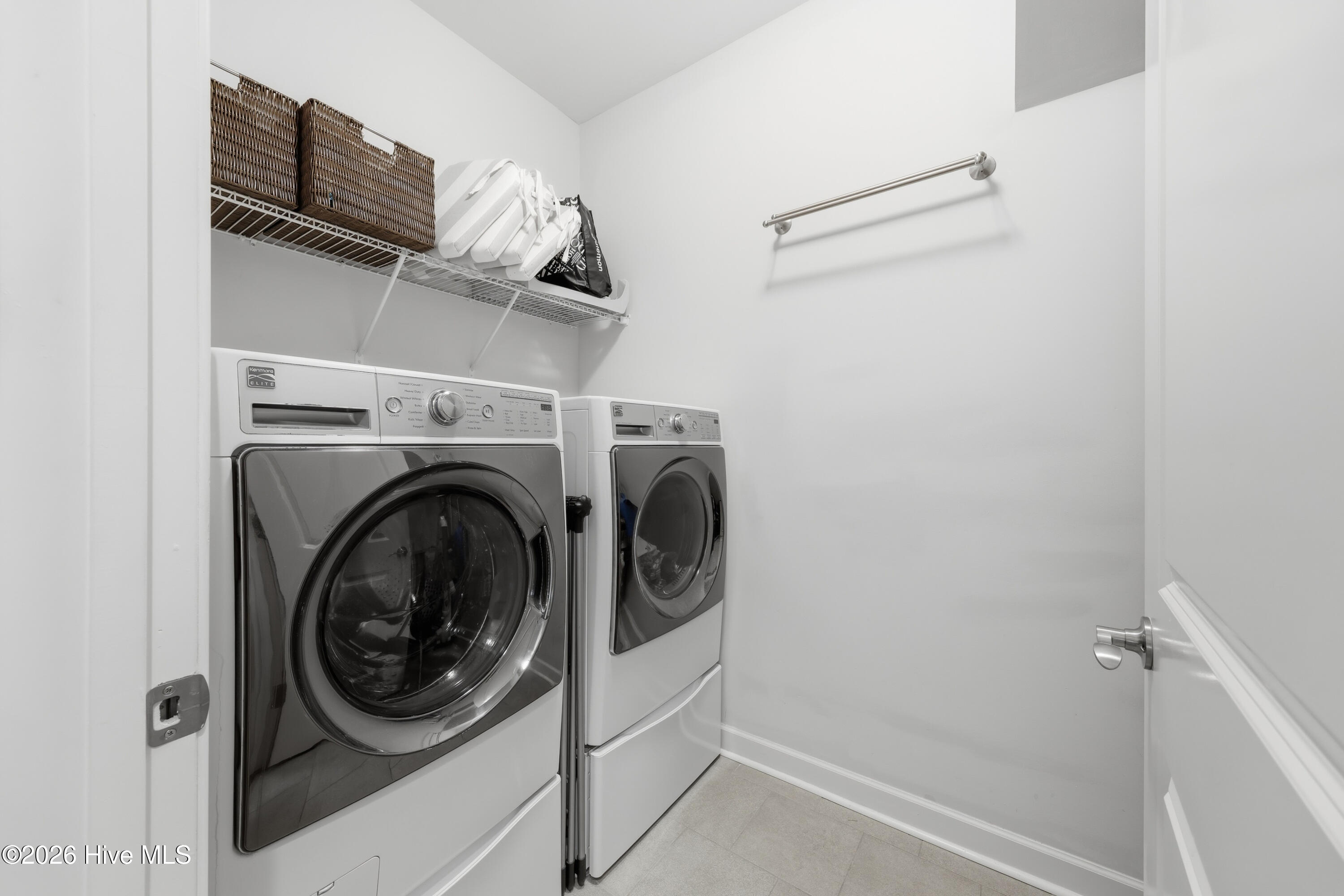 100557965 | Photo 32