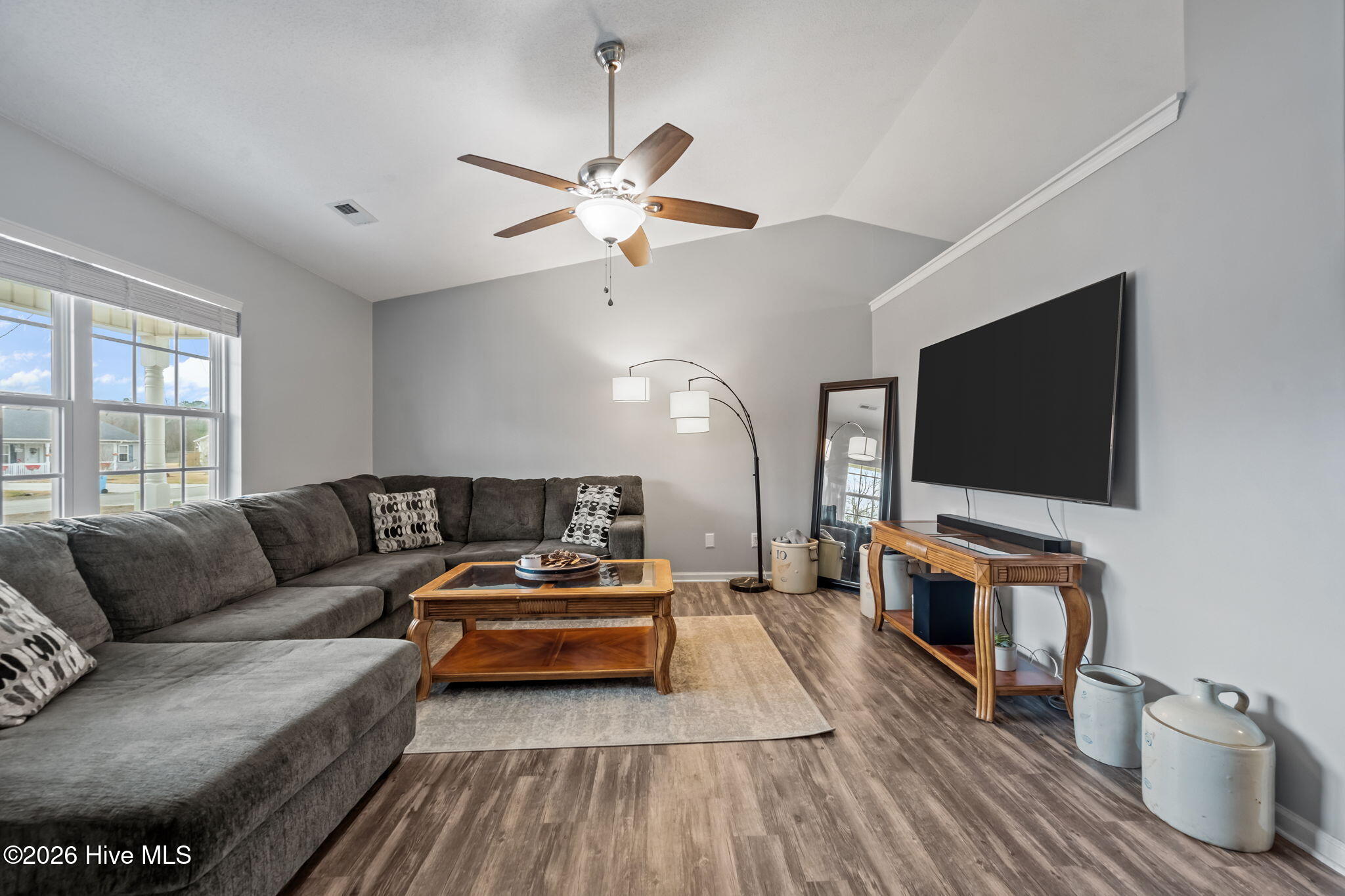 100547343 | Photo 10