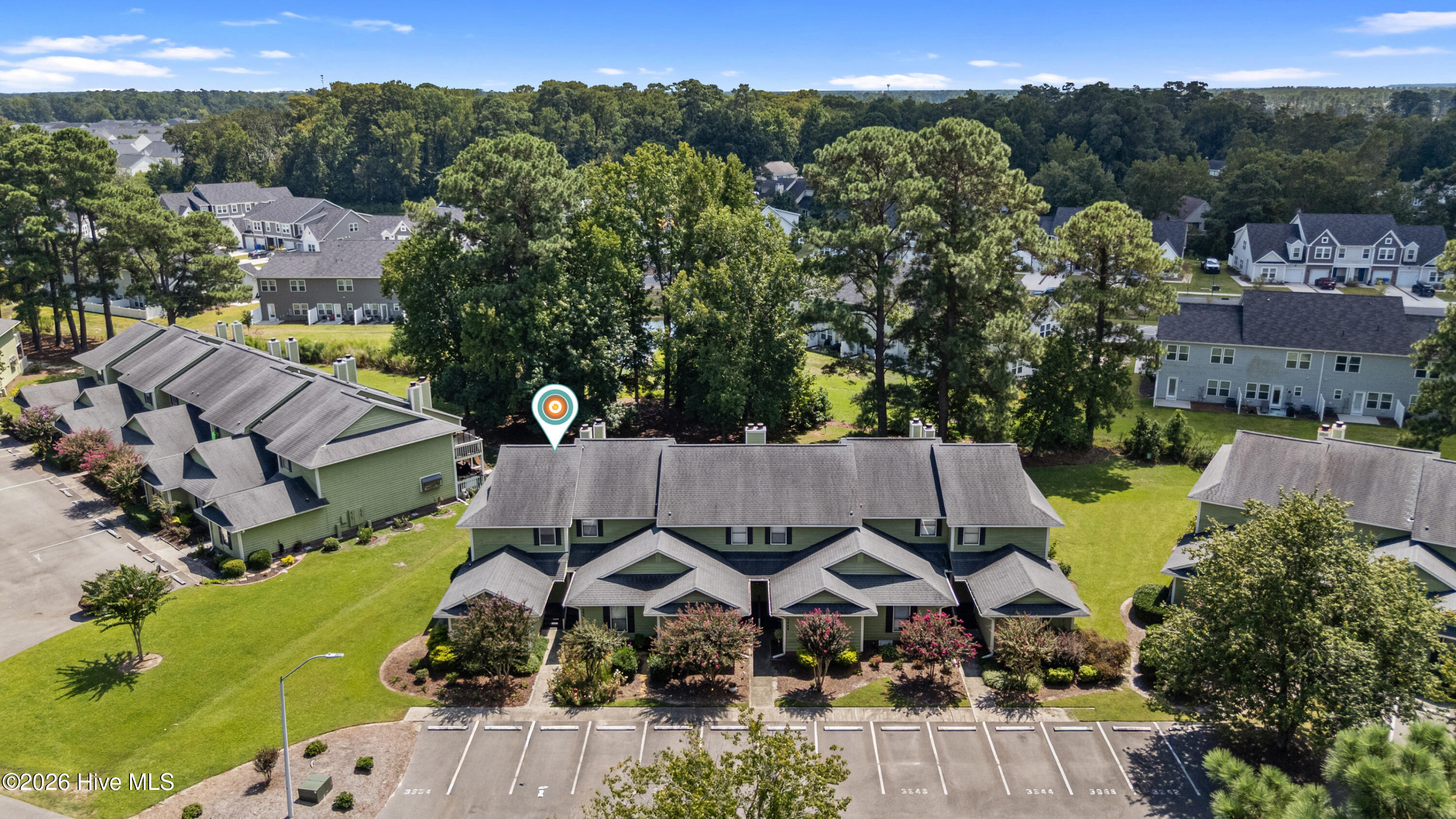 100563182 | Photo 28