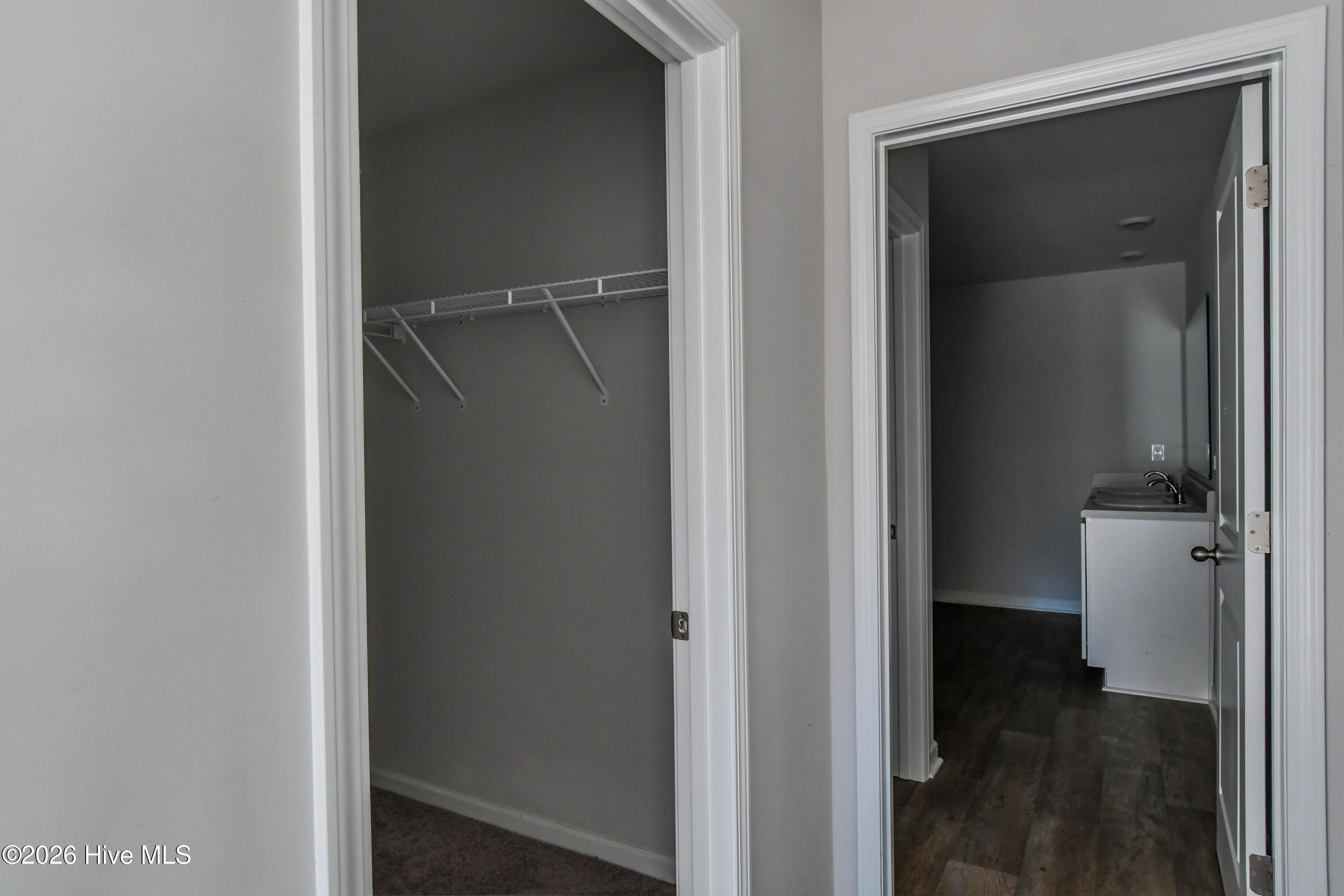 100550996 | Photo 15