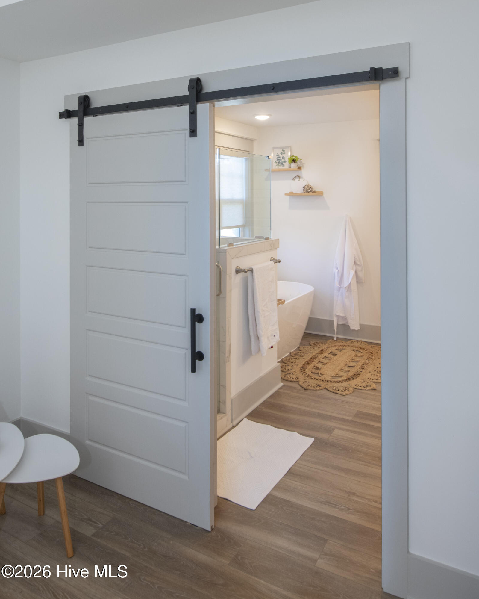 100563694 | Photo 35