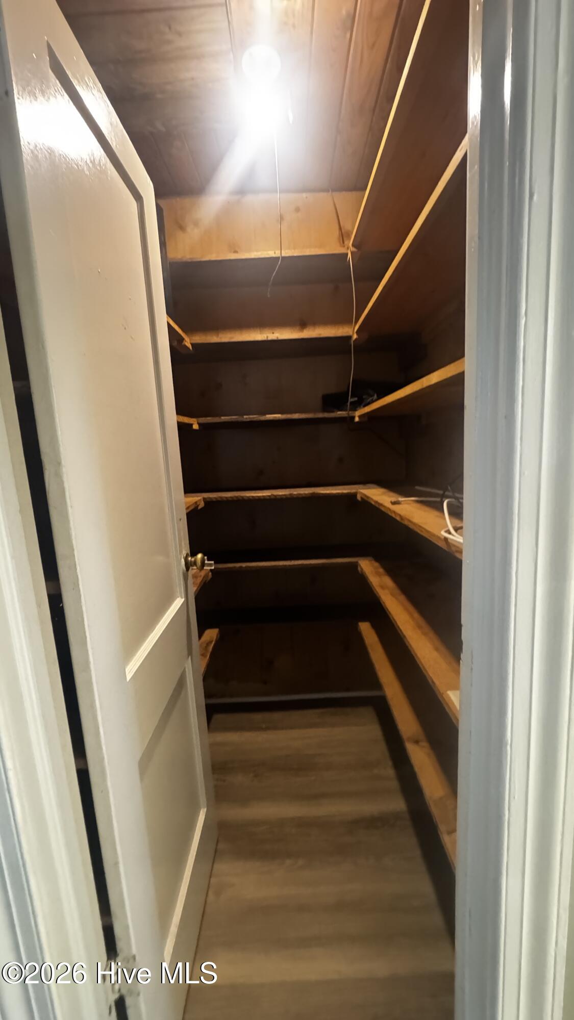 100568565 | Photo 15