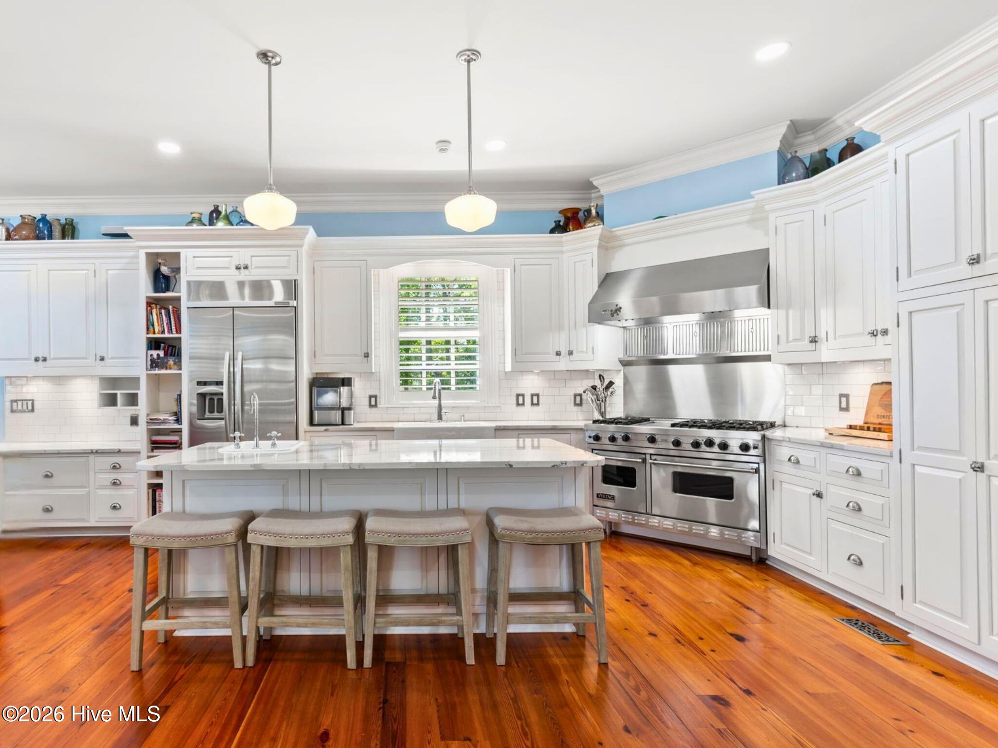 100568629 | Photo 18