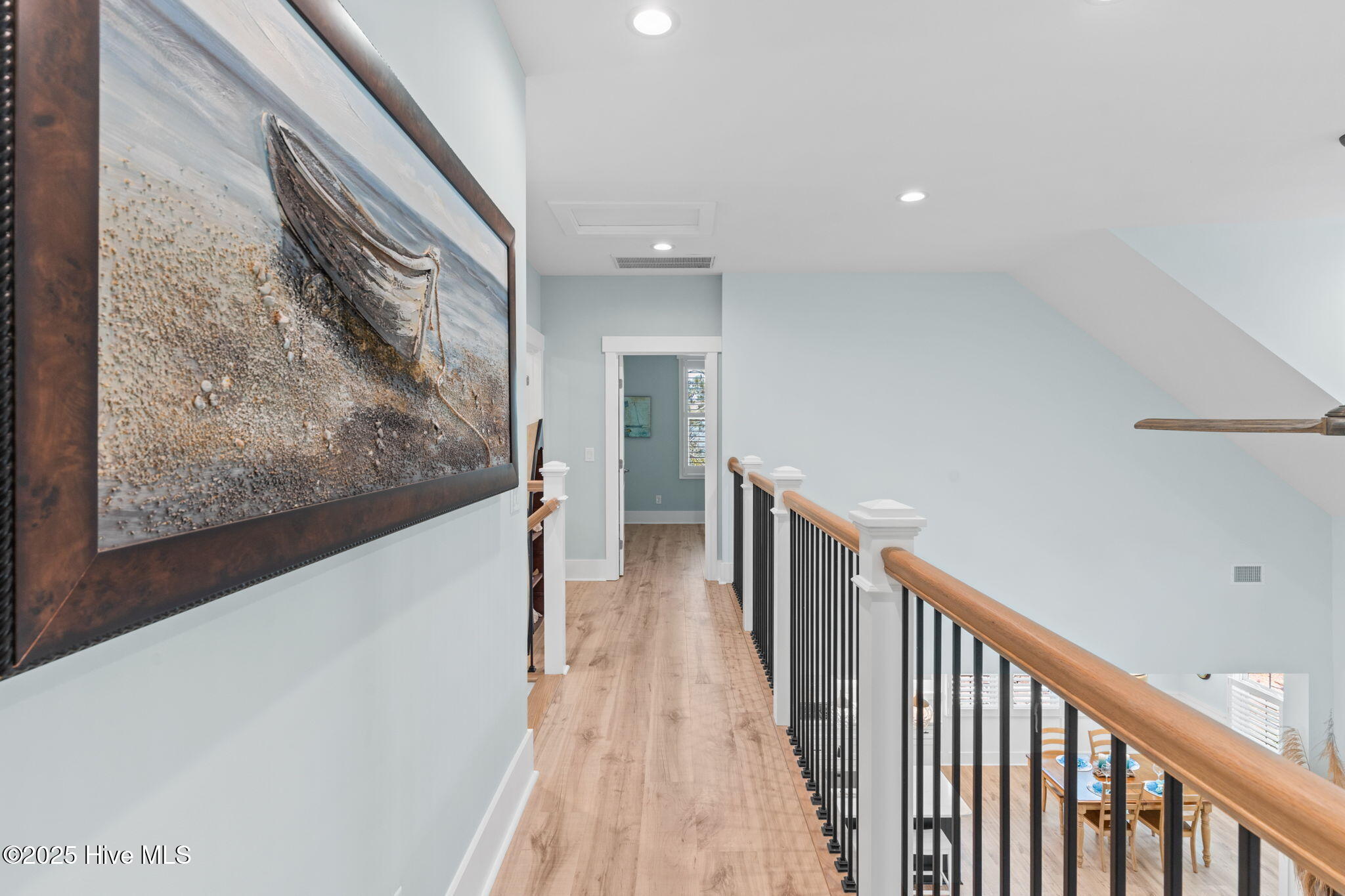 100516887 | Photo 56