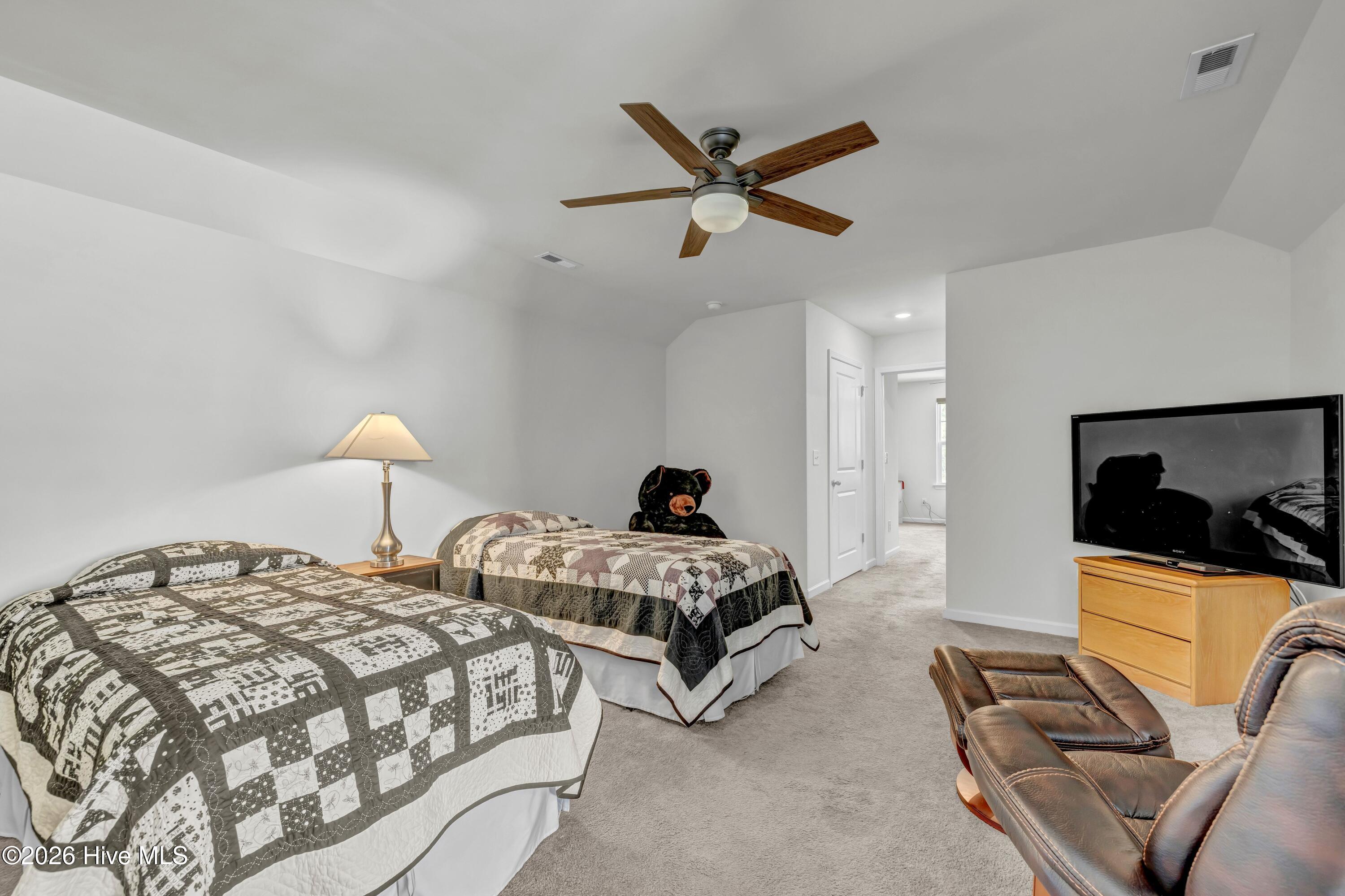 100558362 | Photo 28