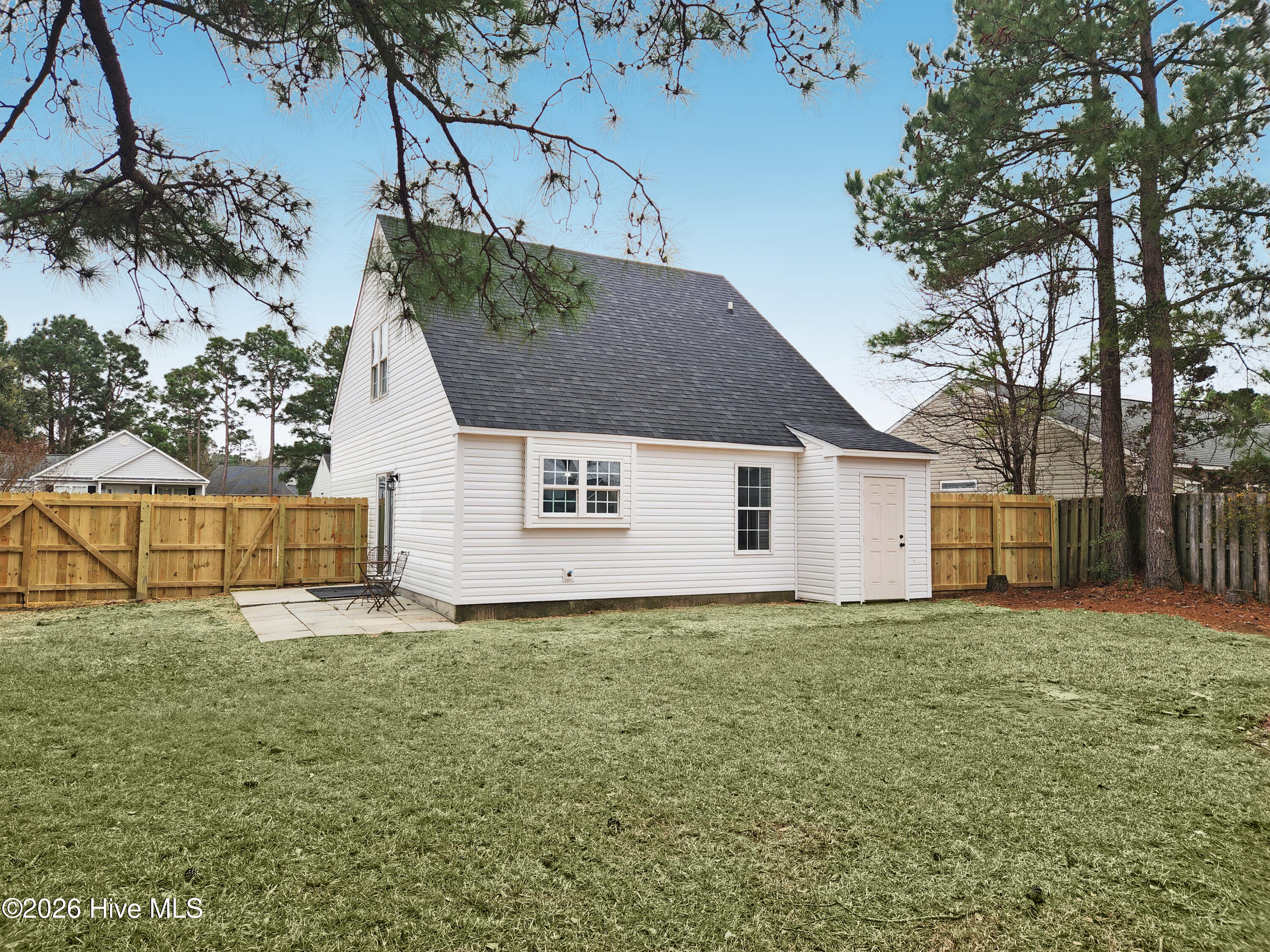 100557960 | Photo 24