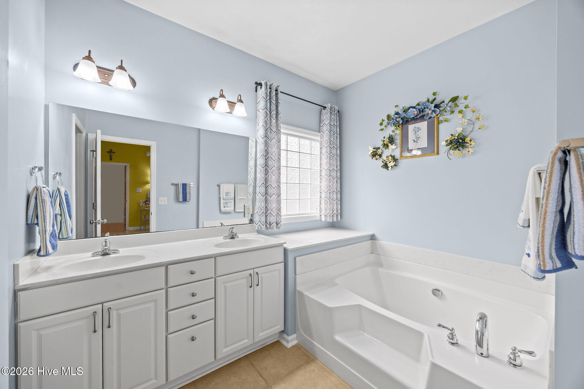 100557483 | Photo 24