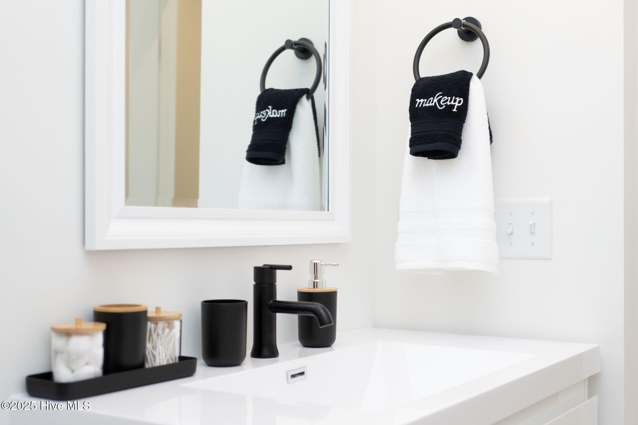 100485156 | Photo 43