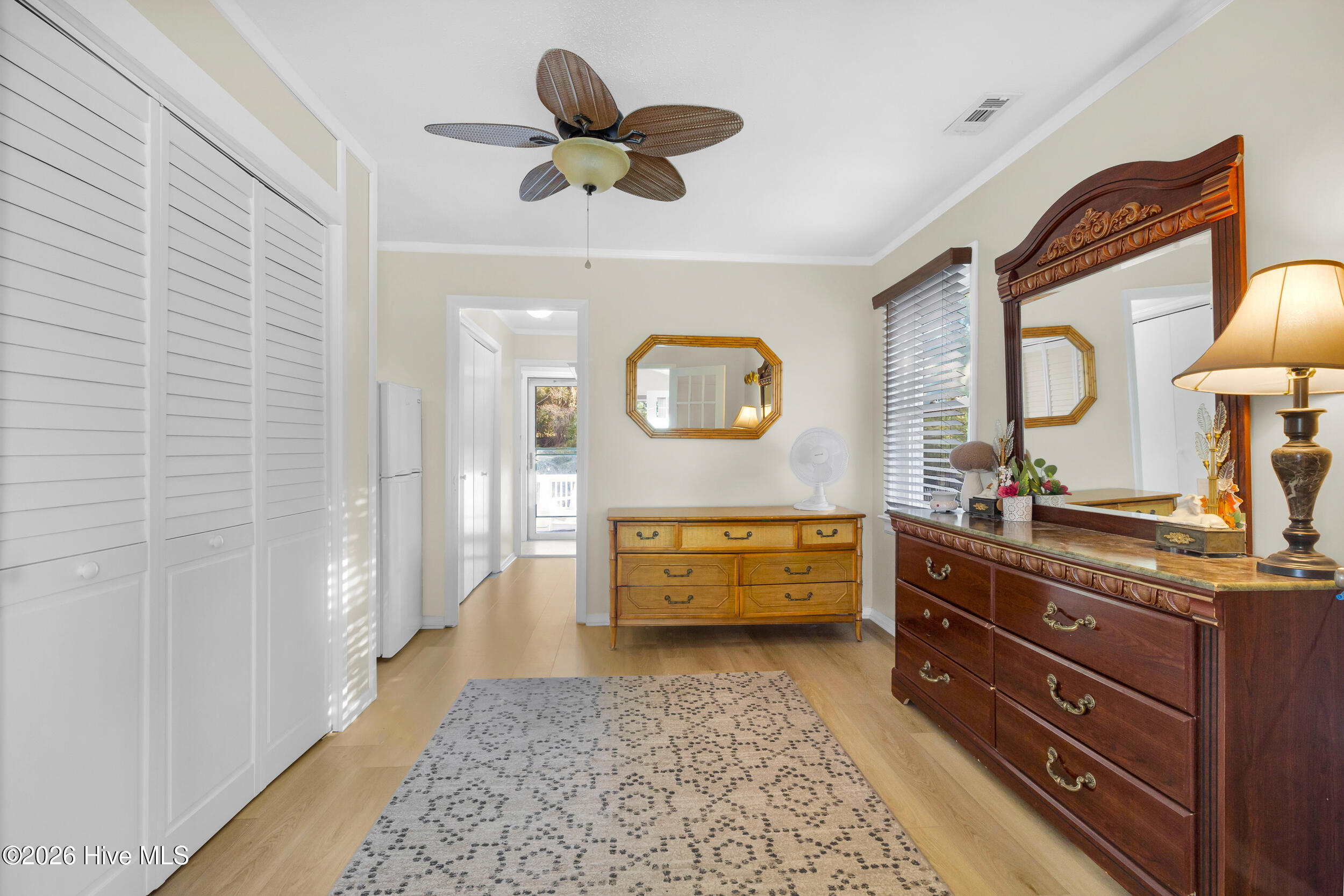 100560097 | Photo 17