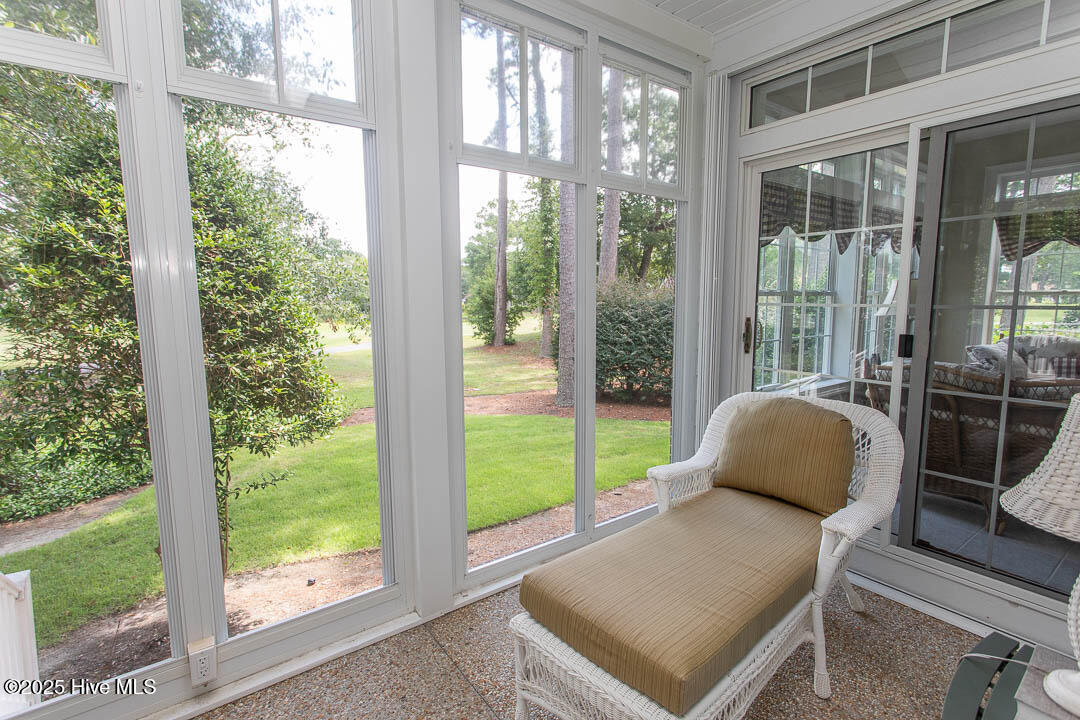 100521008 | Photo 40