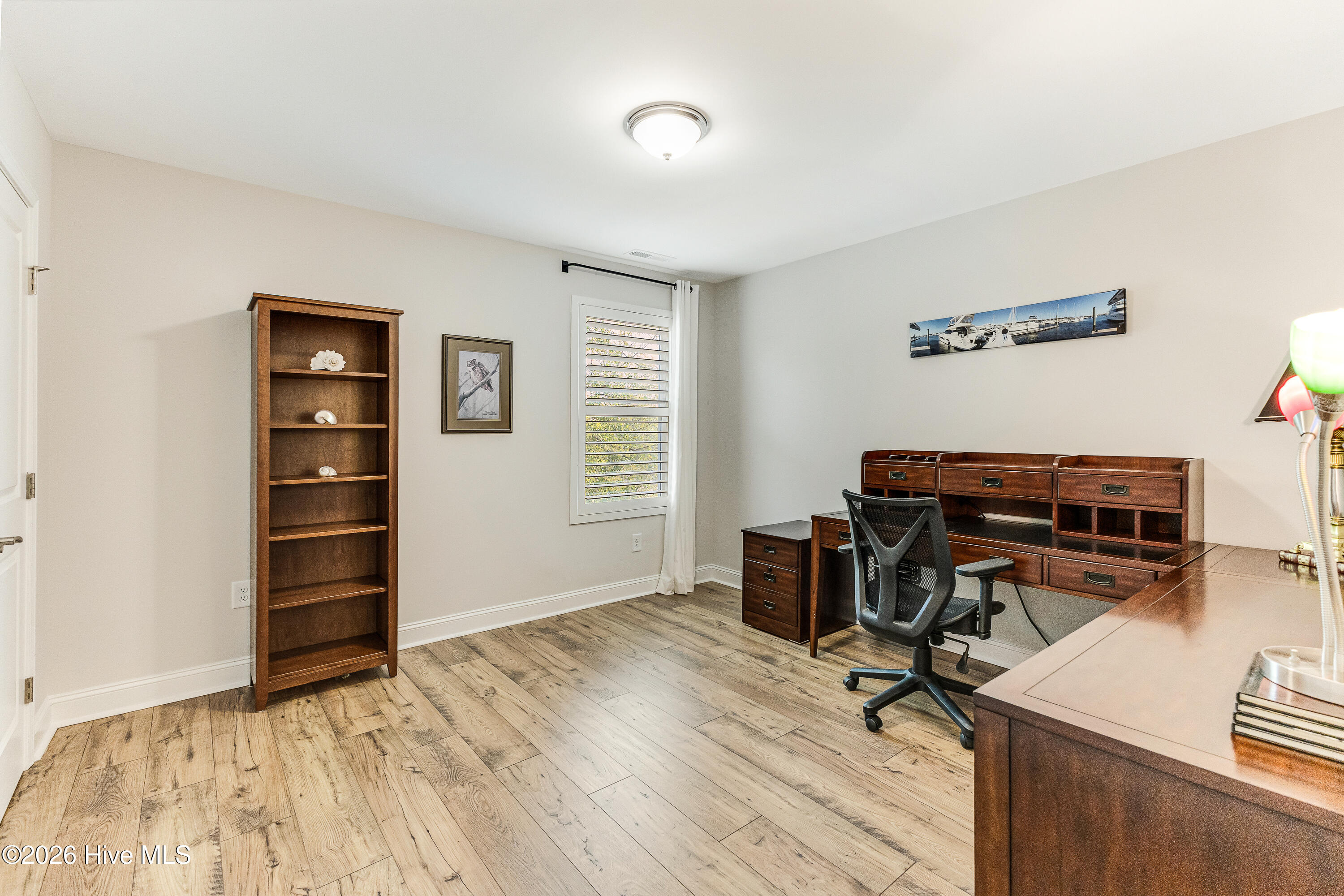 100565599 | Photo 22