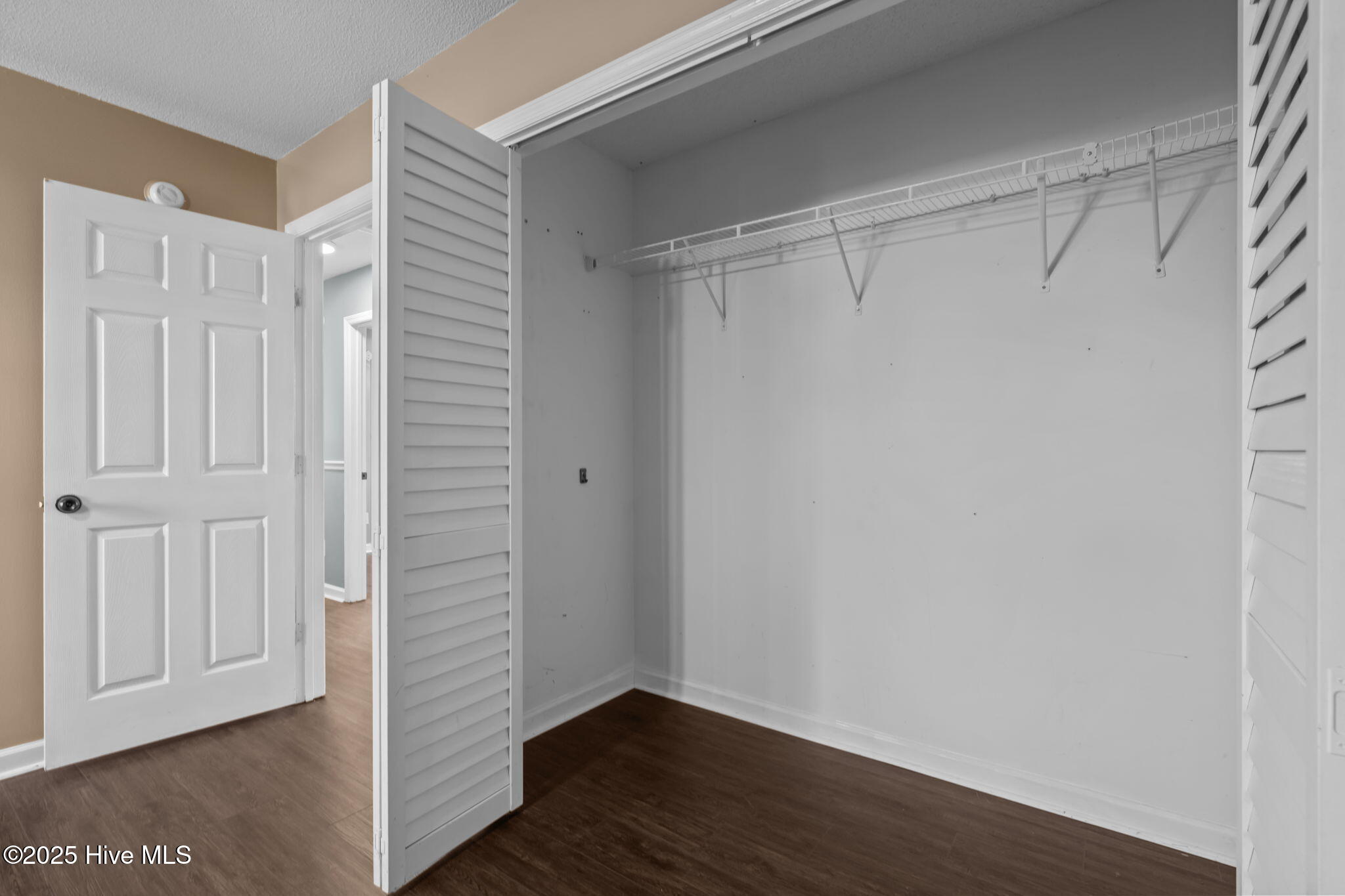 100545189 | Photo 28