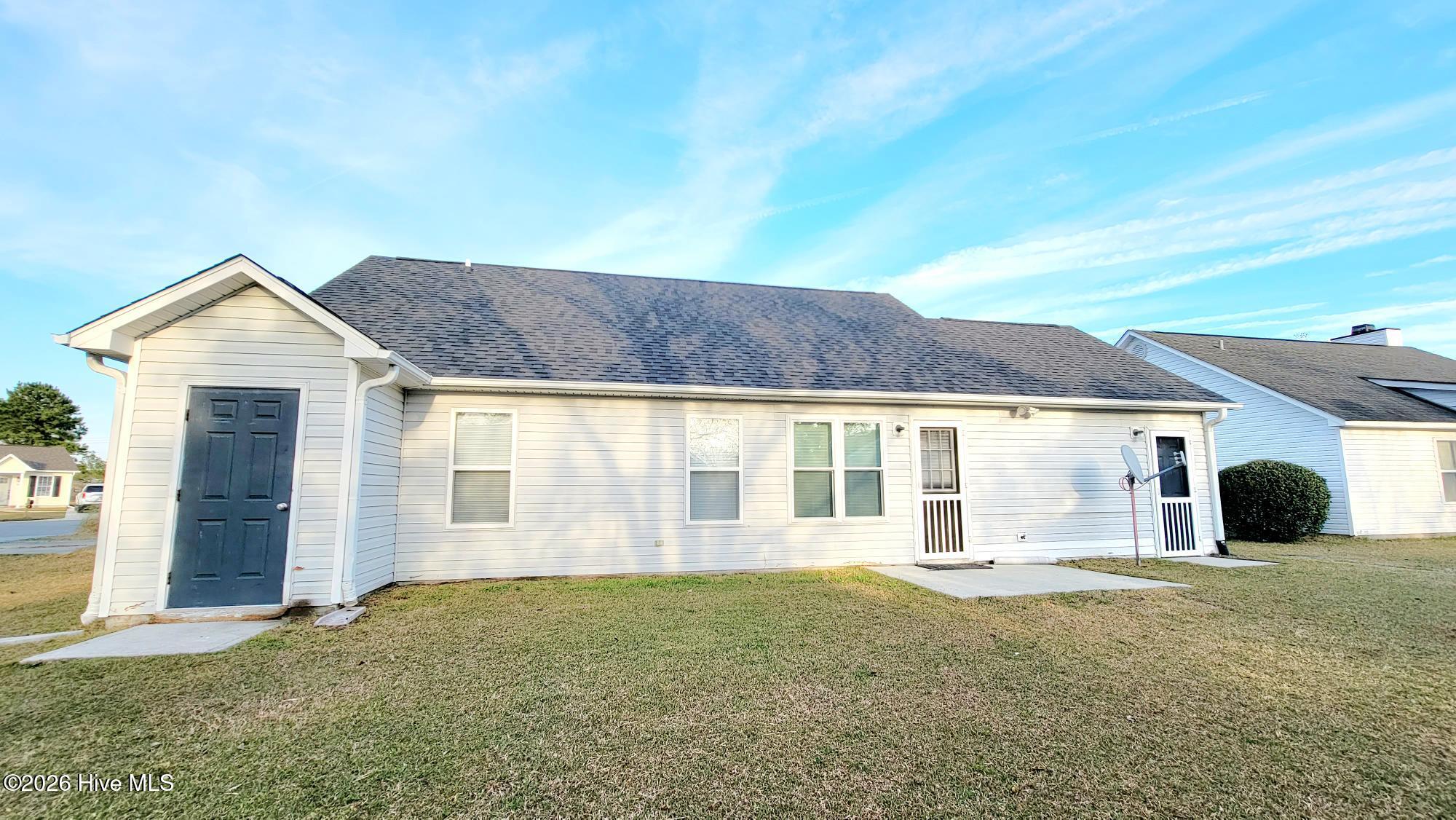 100548735 | Photo 21