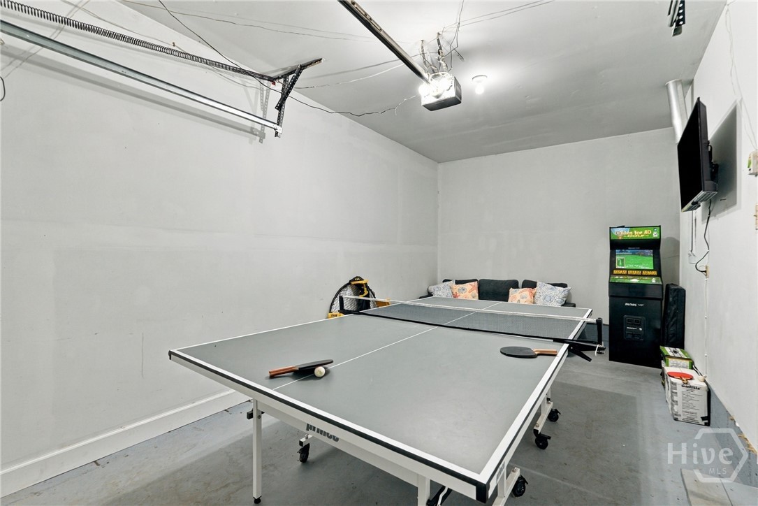 Beautifully finished garage with the idea in mind to be multifunctional for parking or an additional living space. Buyers choice!