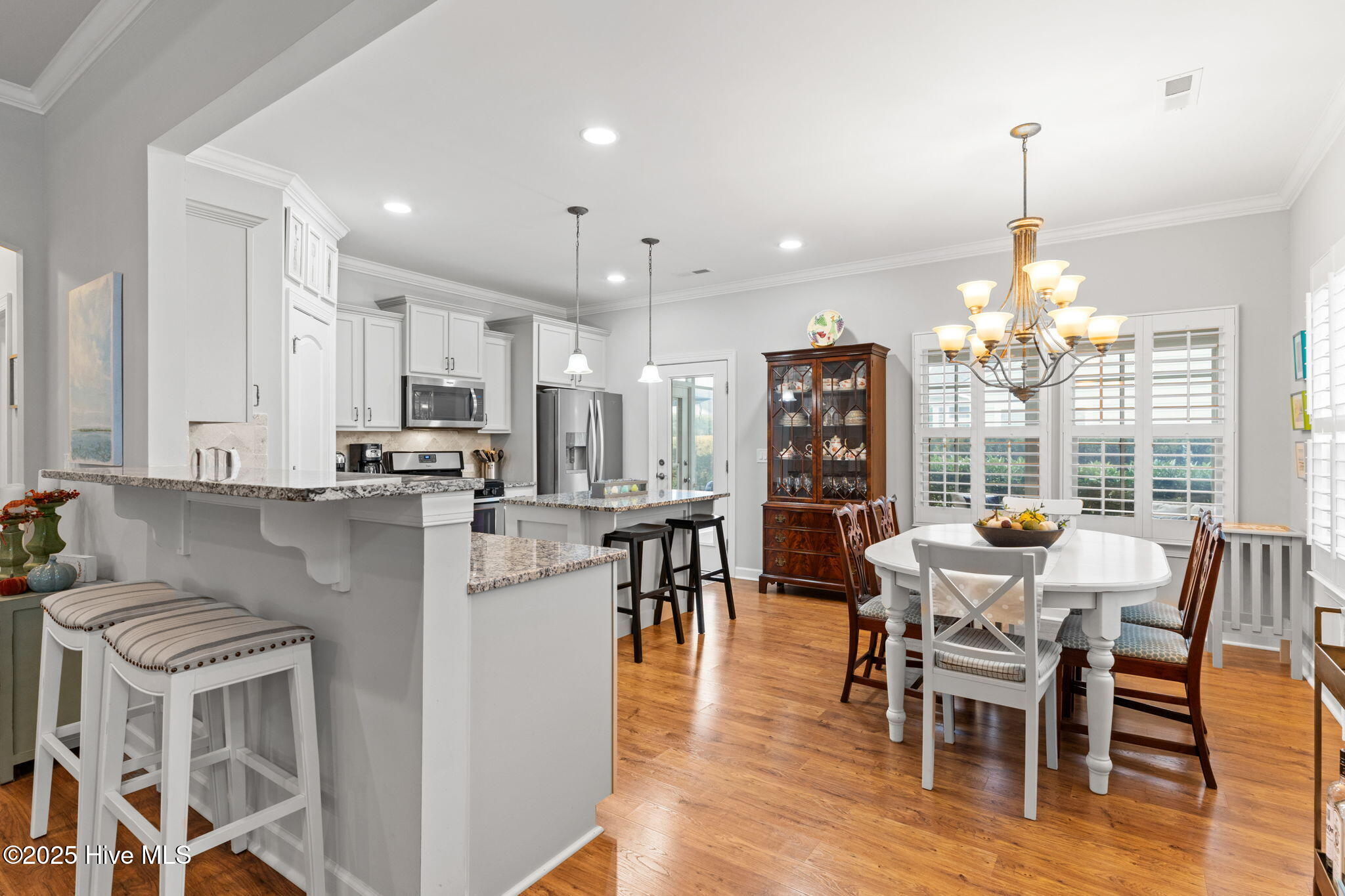 100536168 | Photo 15