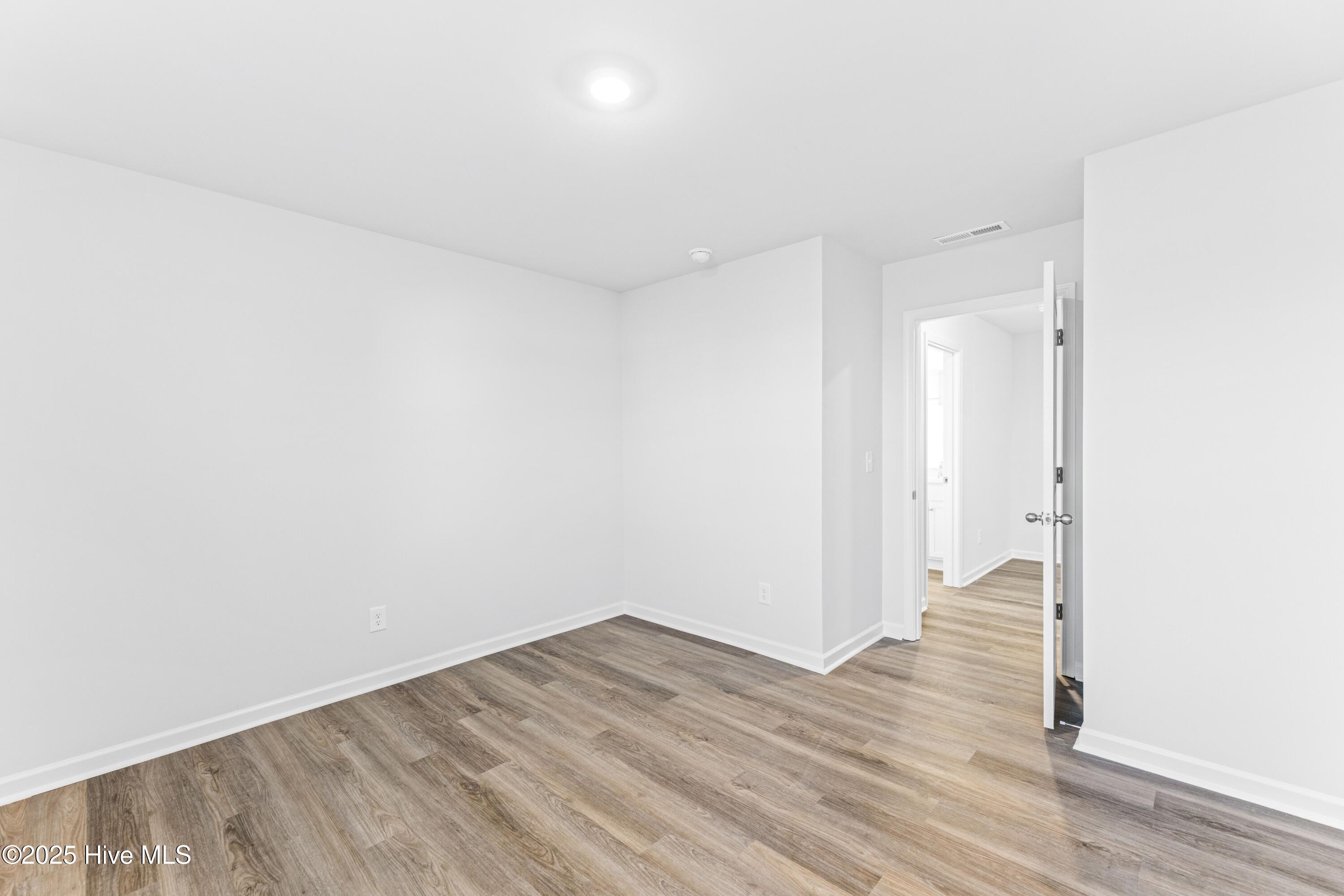 100538178 | Photo 12