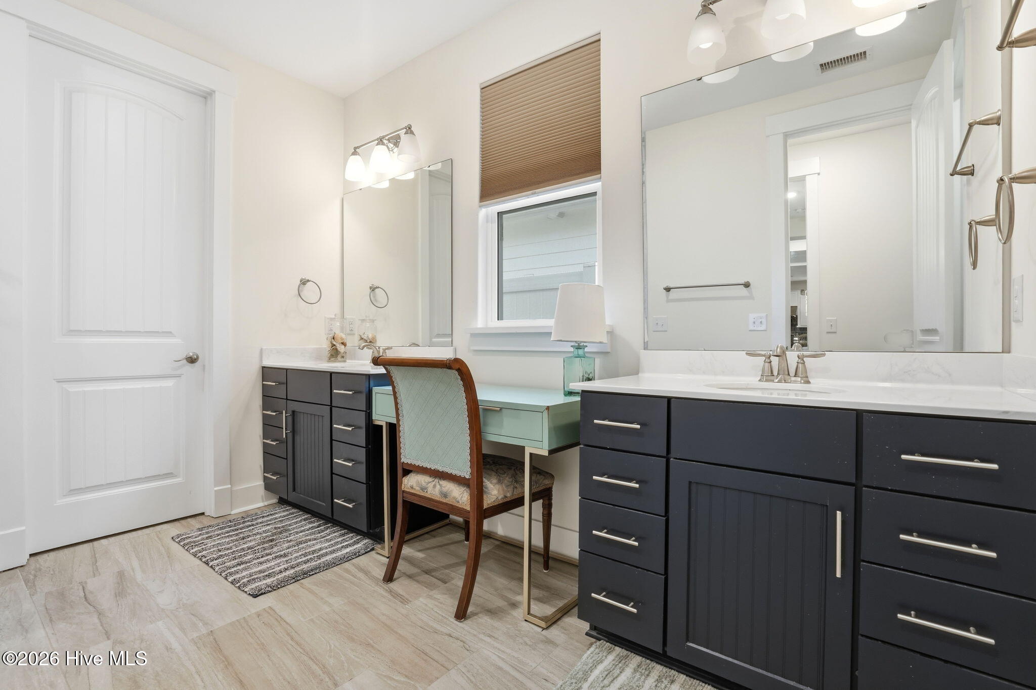 100555960 | Photo 57