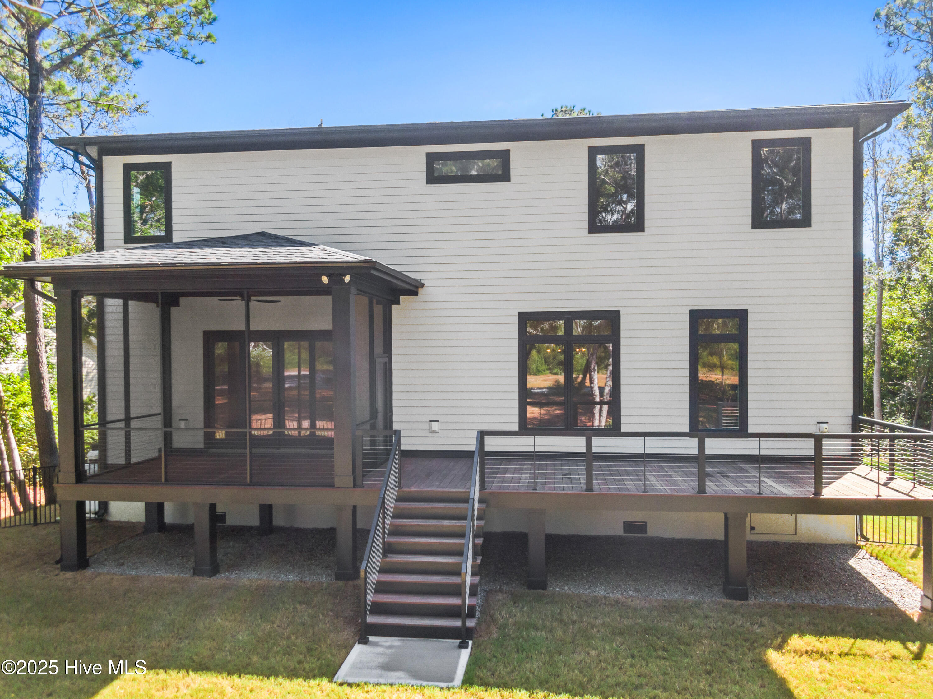 100535066 | Photo 50