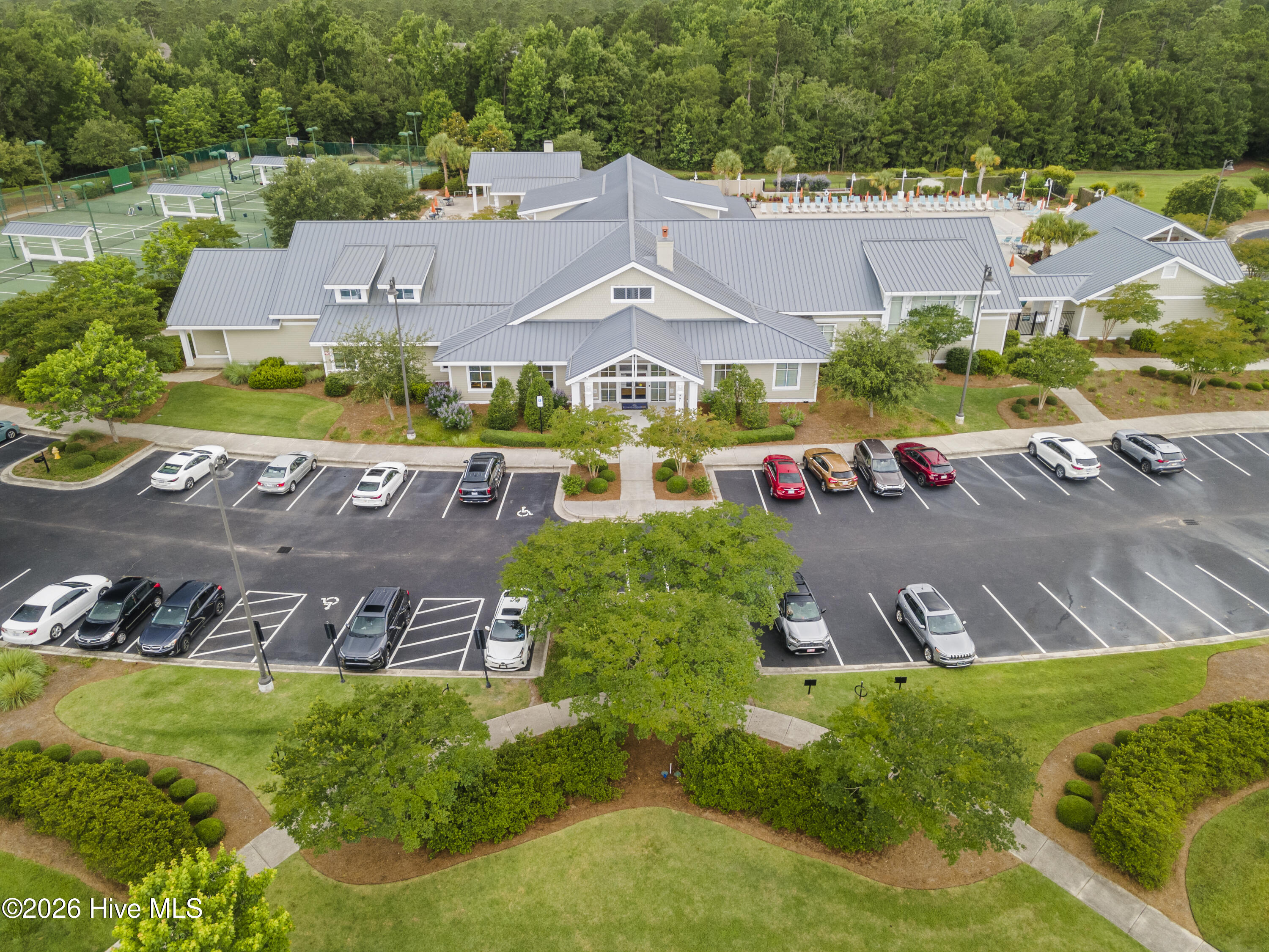 100564310 | Photo 69