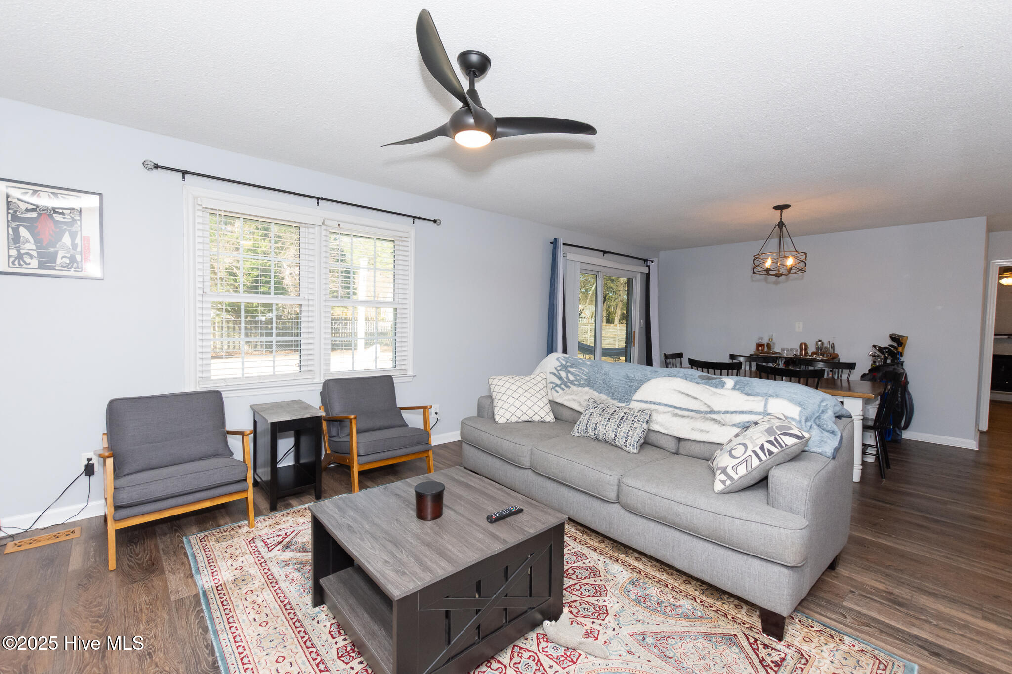 100546000 | Photo 11