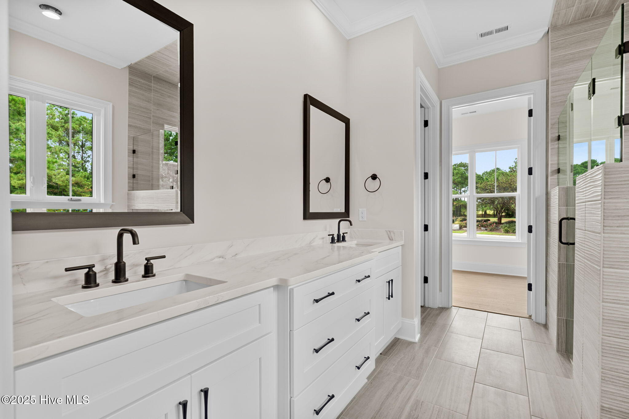 100509277 | Photo 34