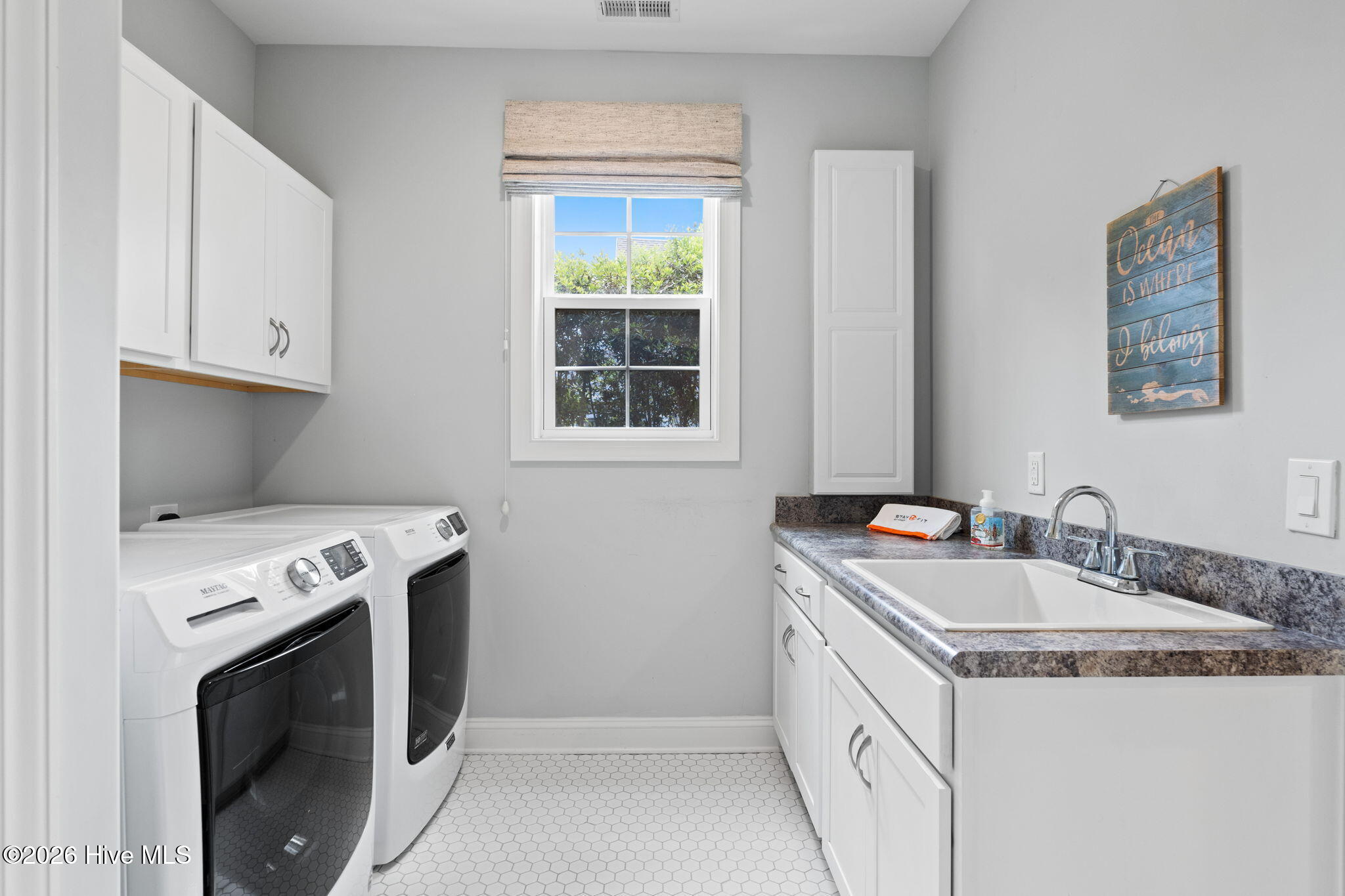 100566605 | Photo 33