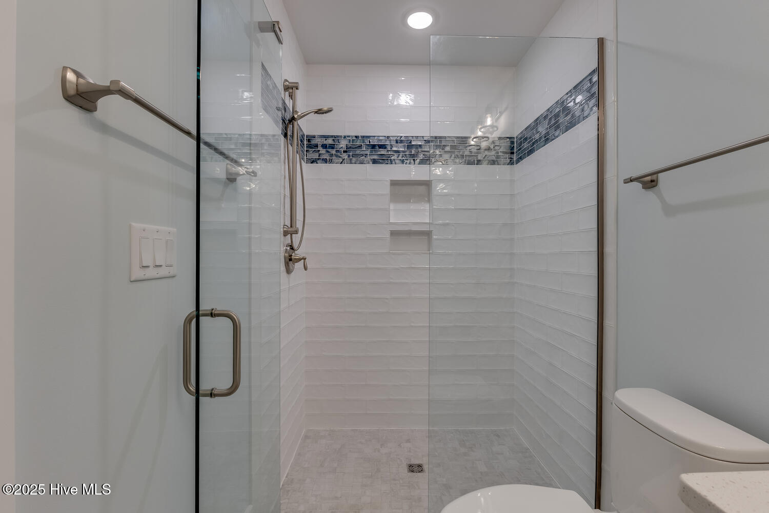 100537523 | Photo 44