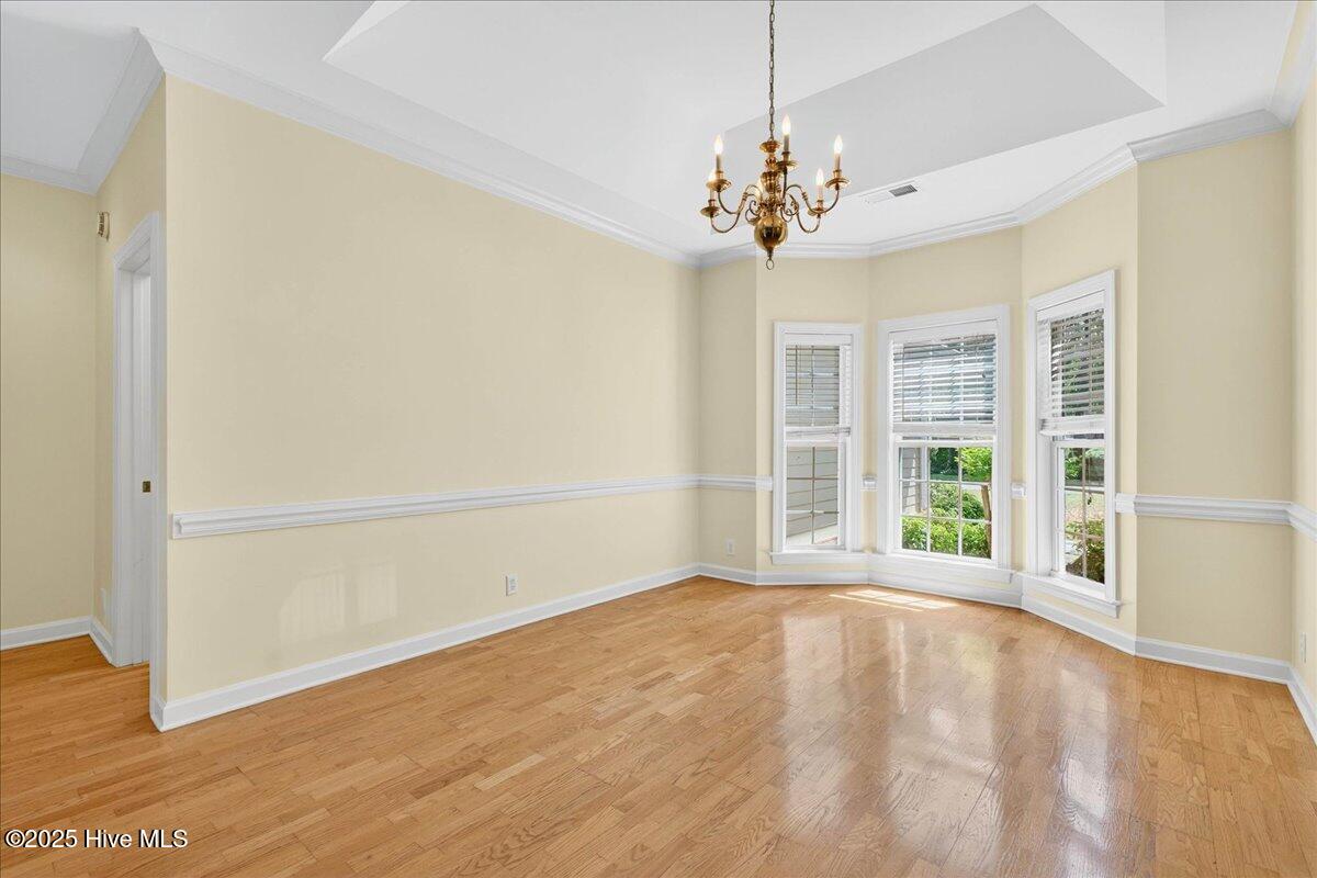 100519877 | Photo 10