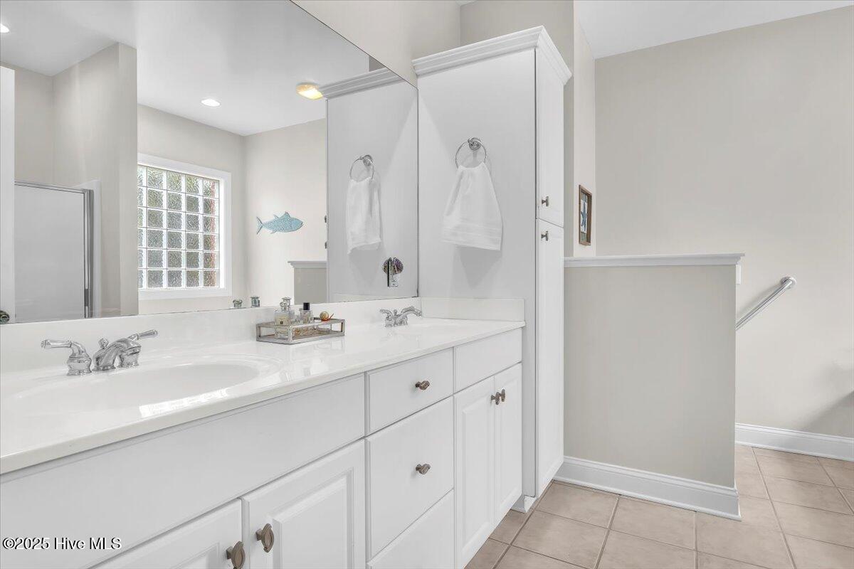 100506076 | Photo 30