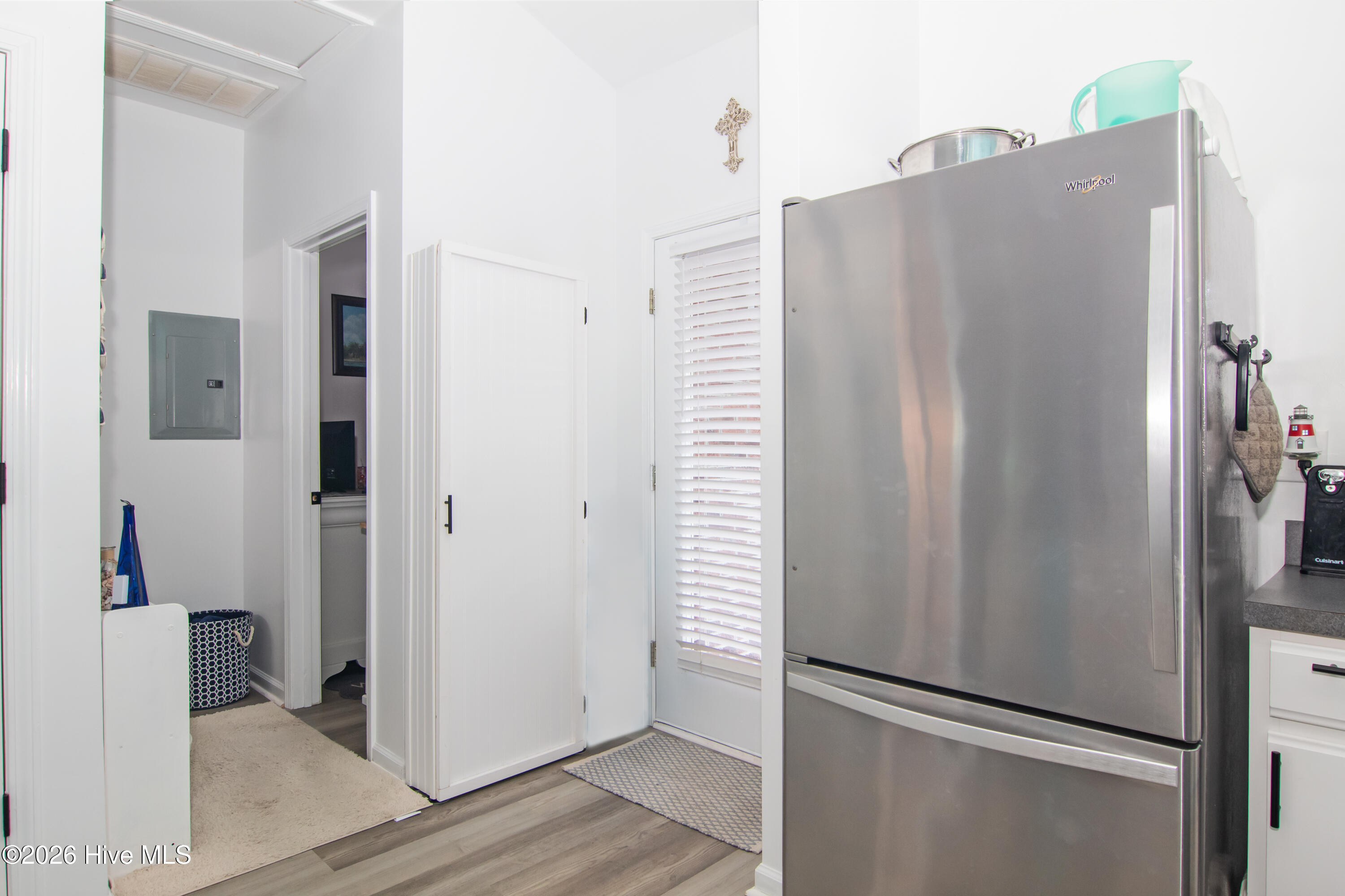 100549020 | Photo 10