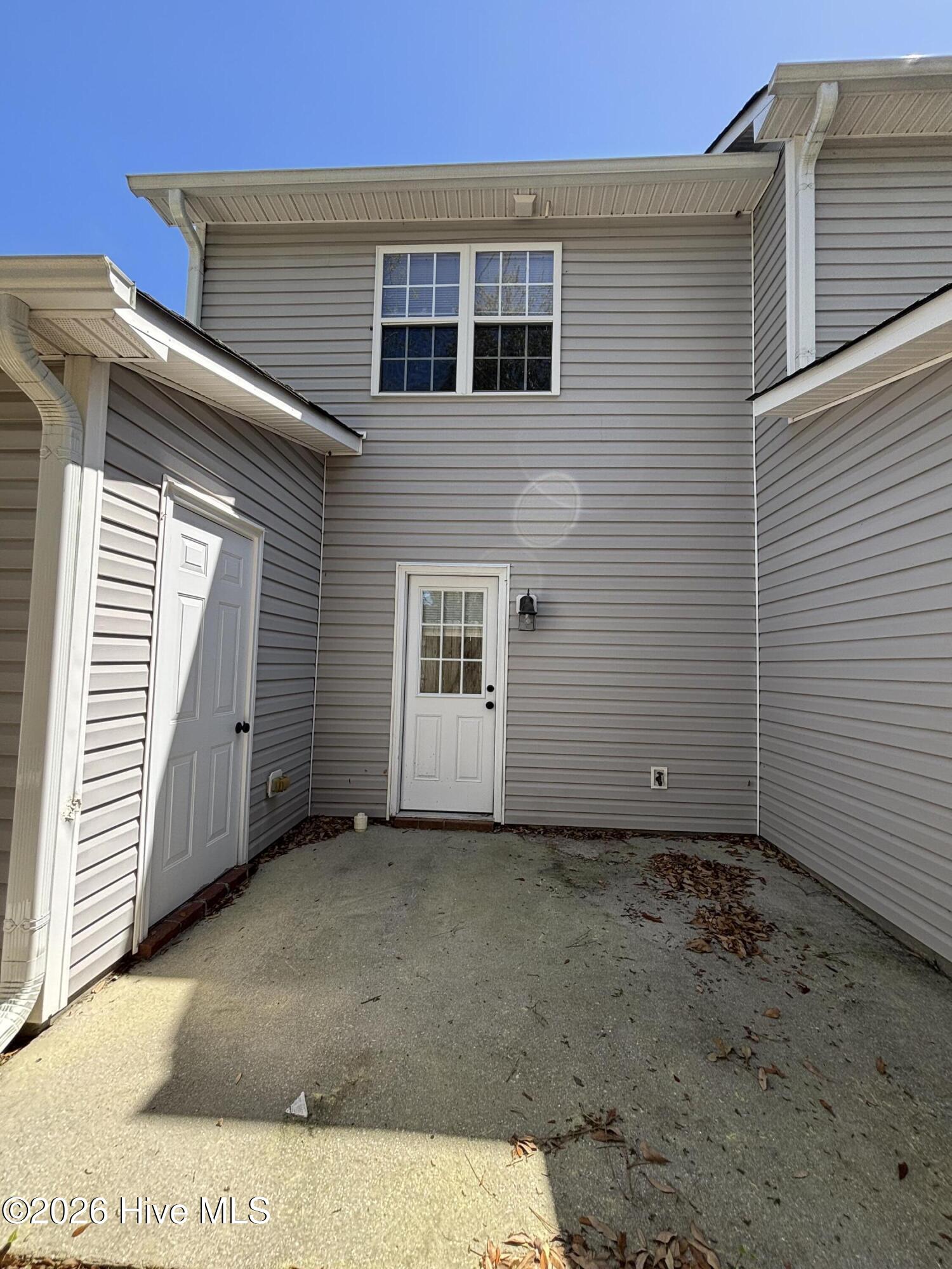 100565397 | Photo 15