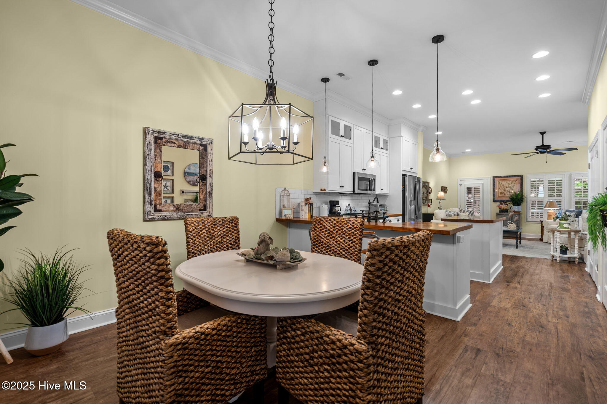 100524220 | Photo 13