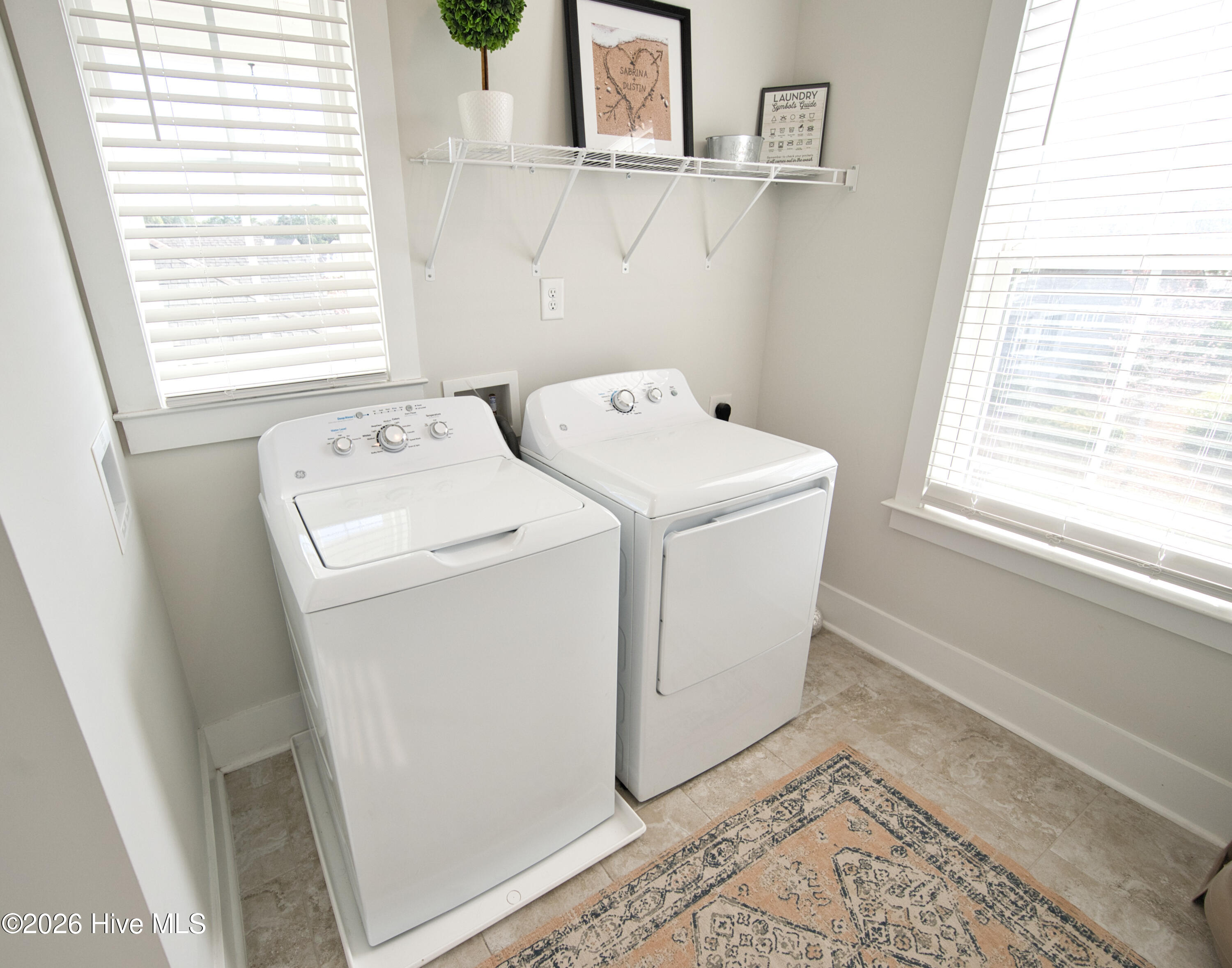 100551337 | Photo 61