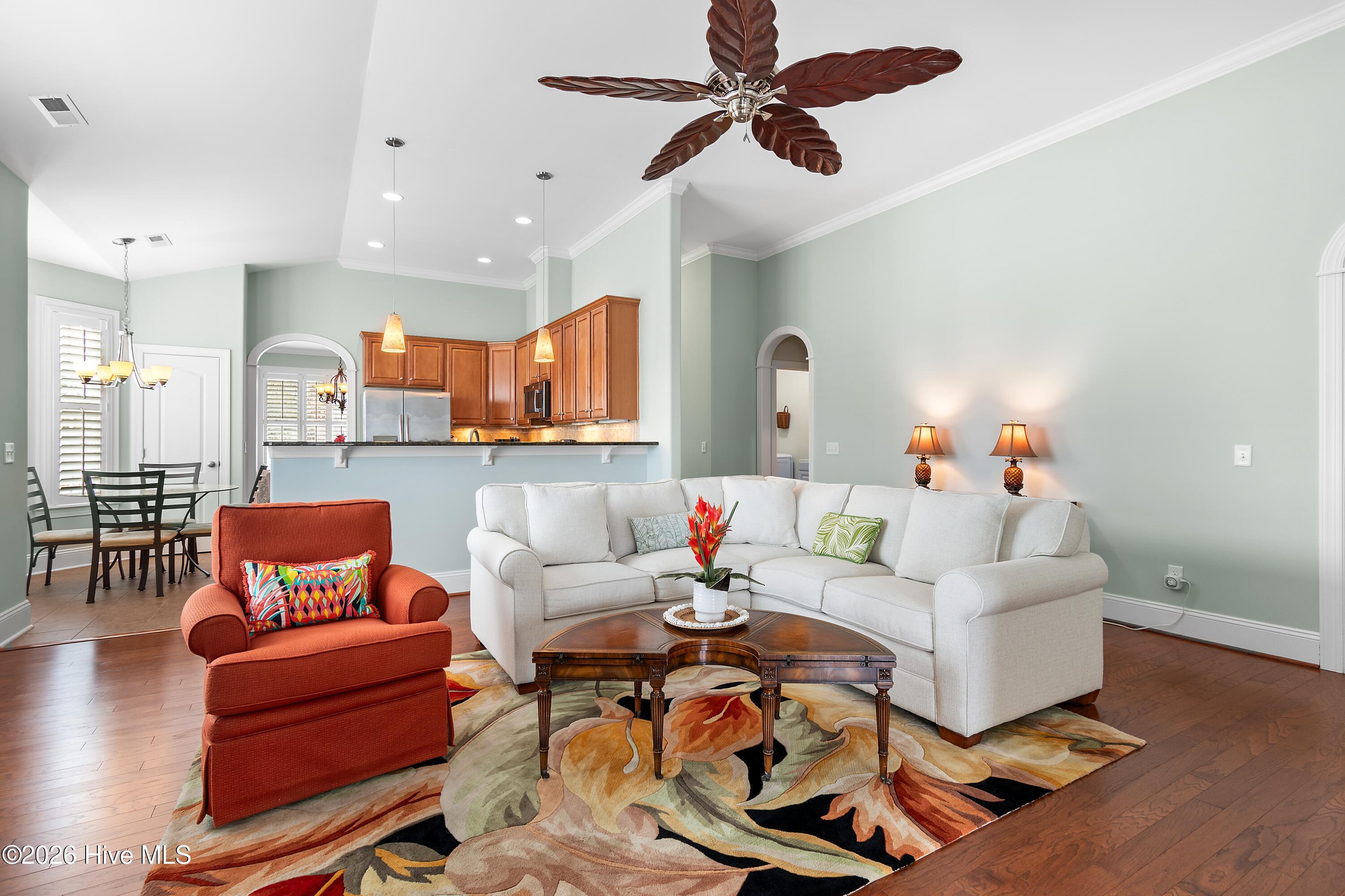 100554083 | Photo 12