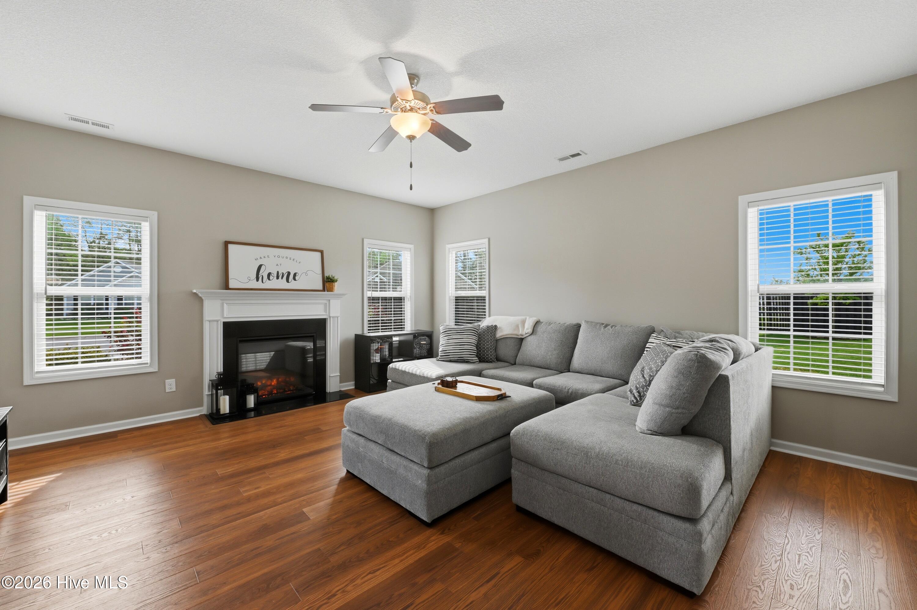 100565426 | Photo 12