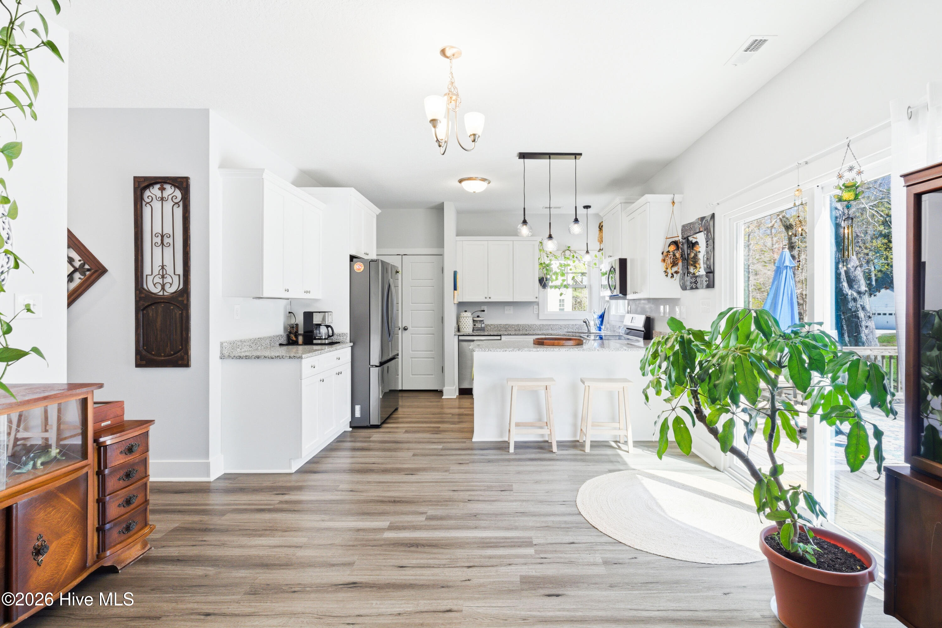 100563821 | Photo 22