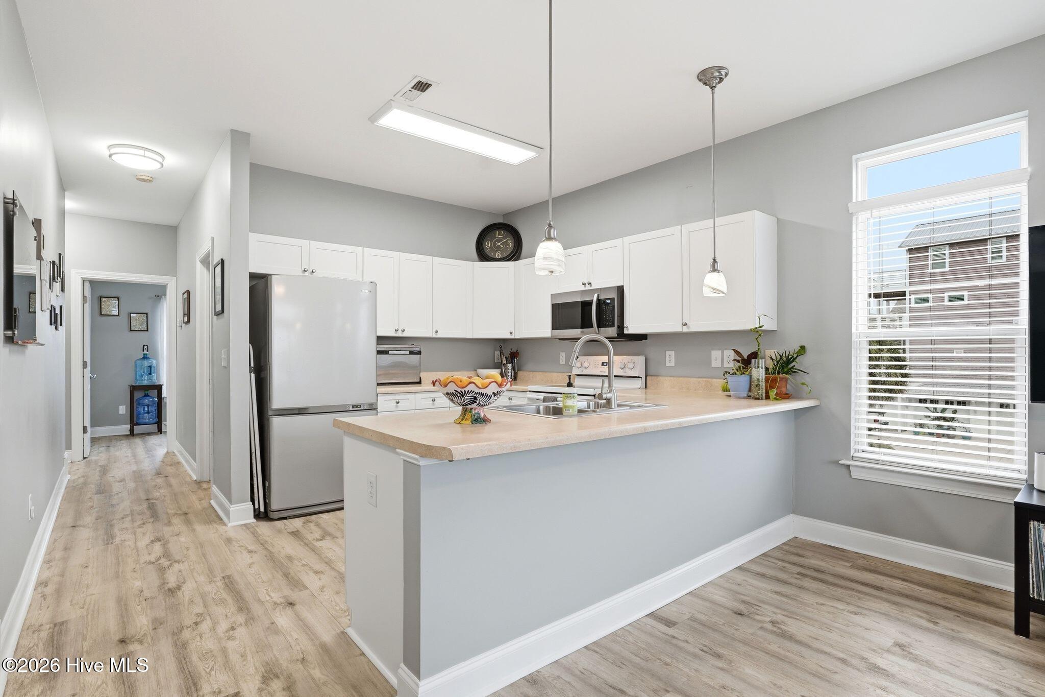 100558229 | Photo 18