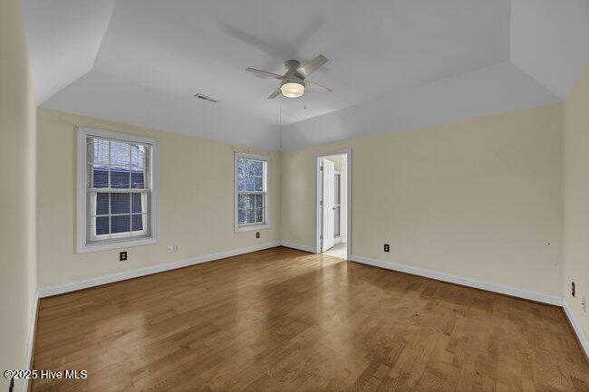 100542118 | Photo 18