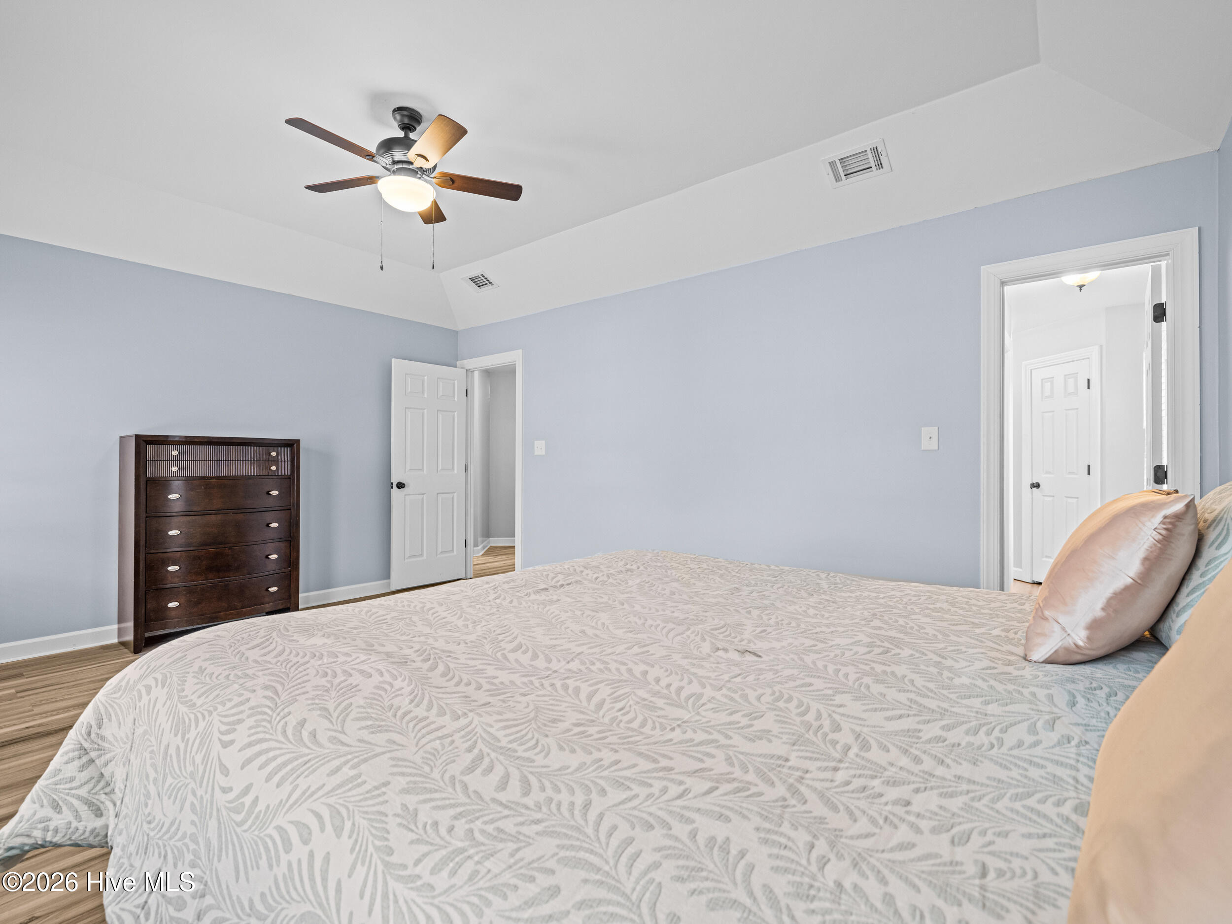 100555942 | Photo 30