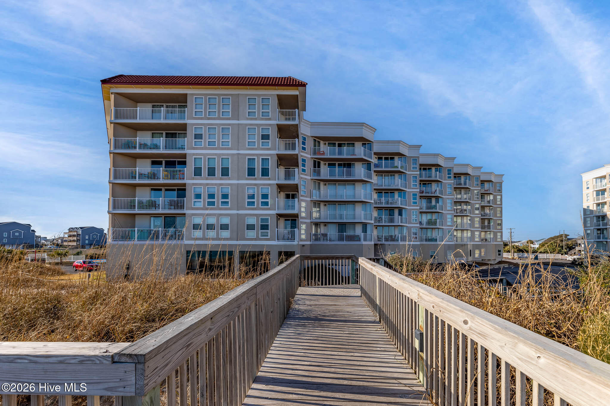 100567274 | Photo 33