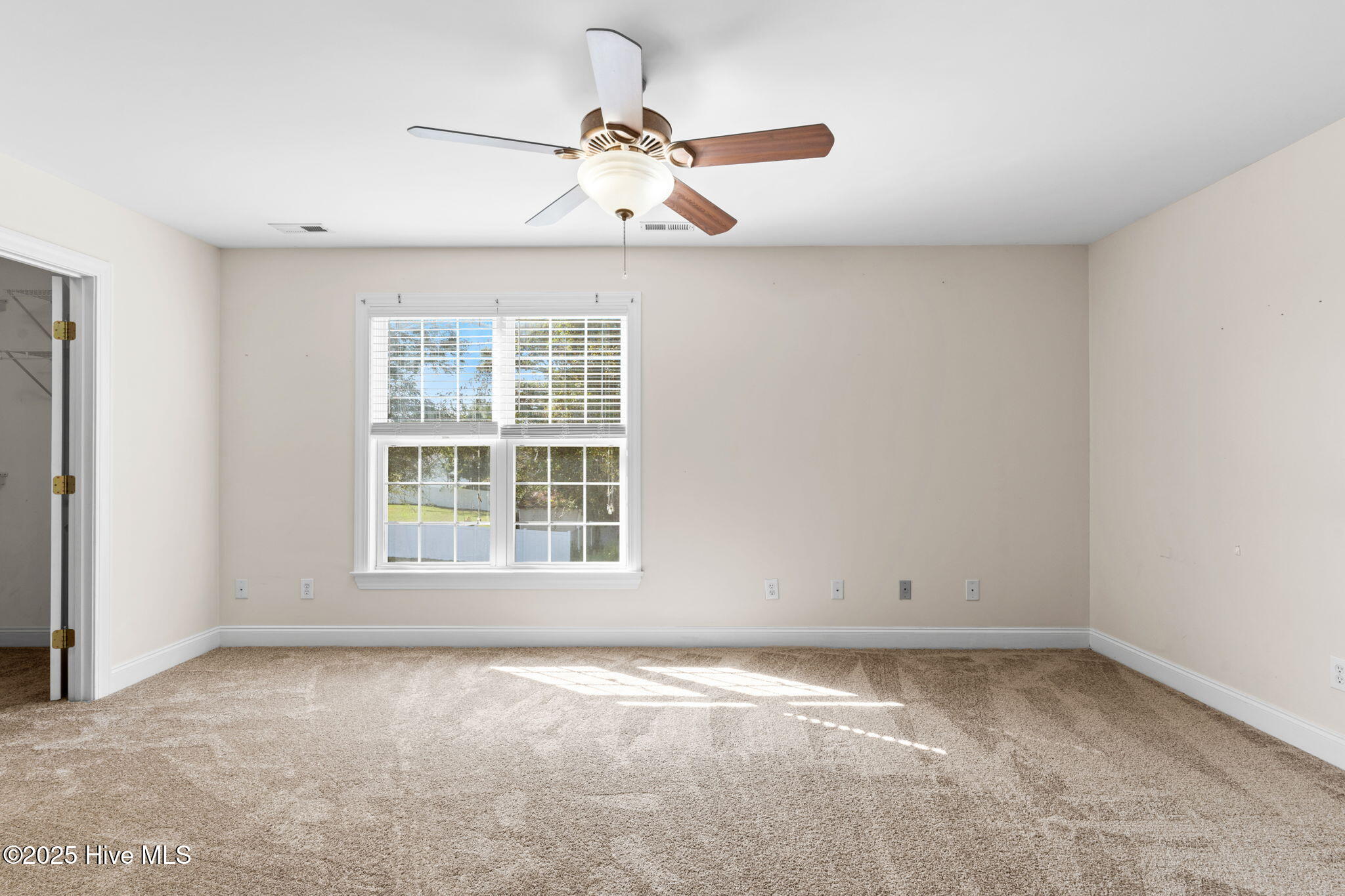 100532081 | Photo 49