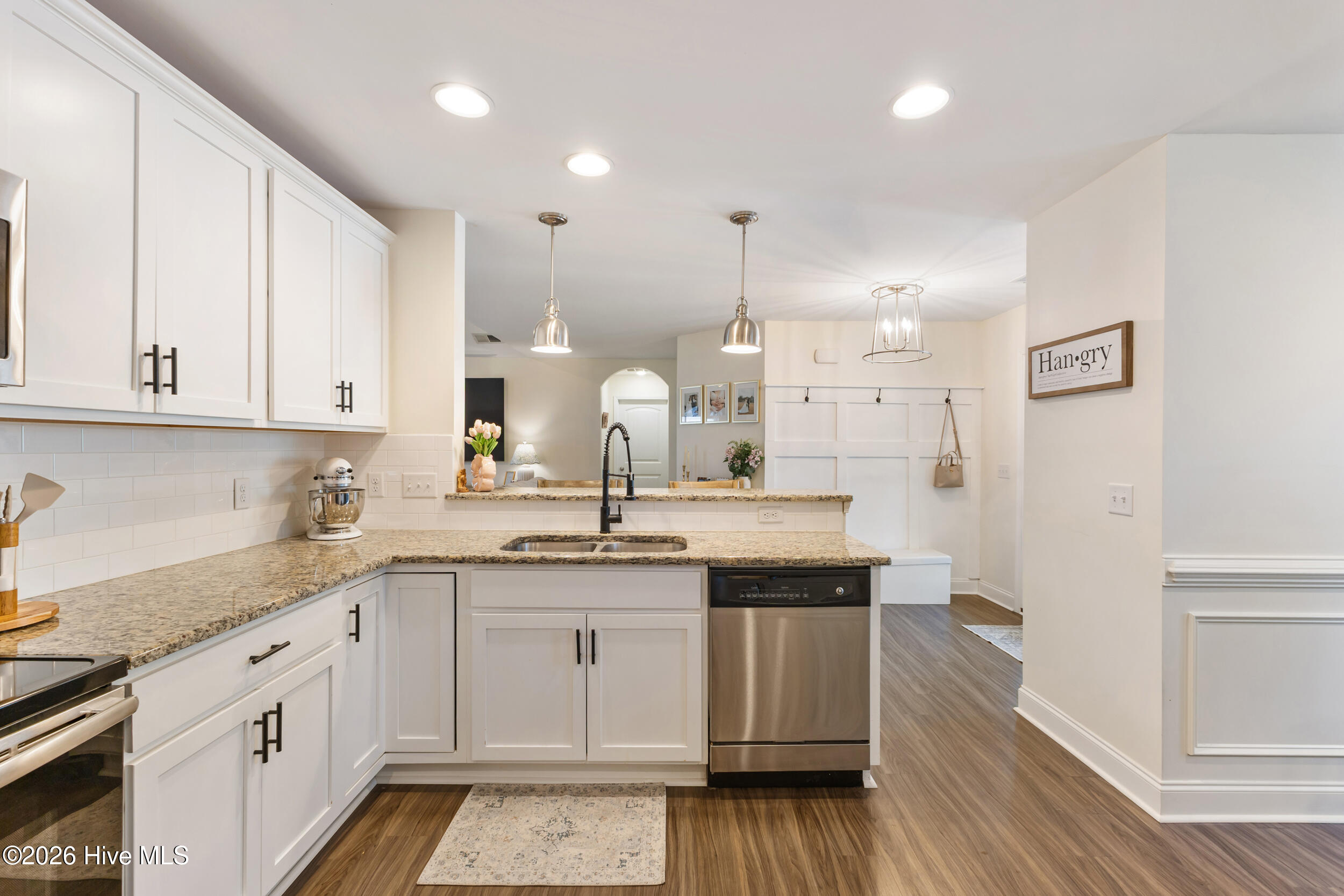 100557086 | Photo 10