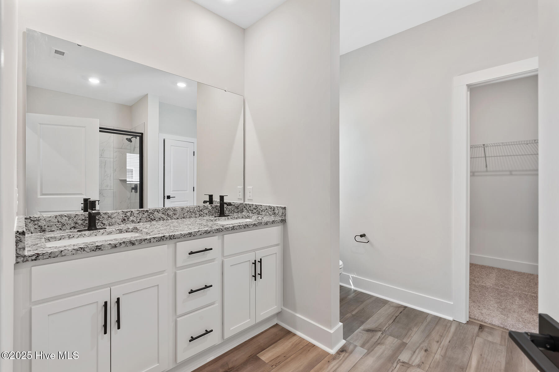 100548267 | Photo 10