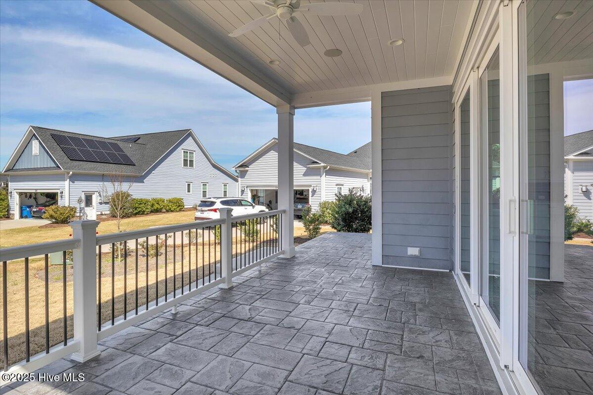 100495724 | Photo 64