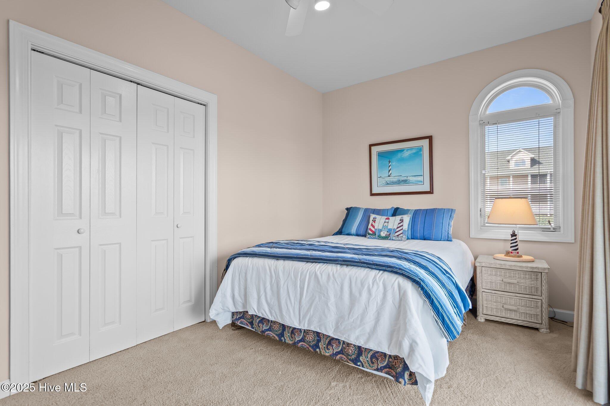 100506590 | Photo 36