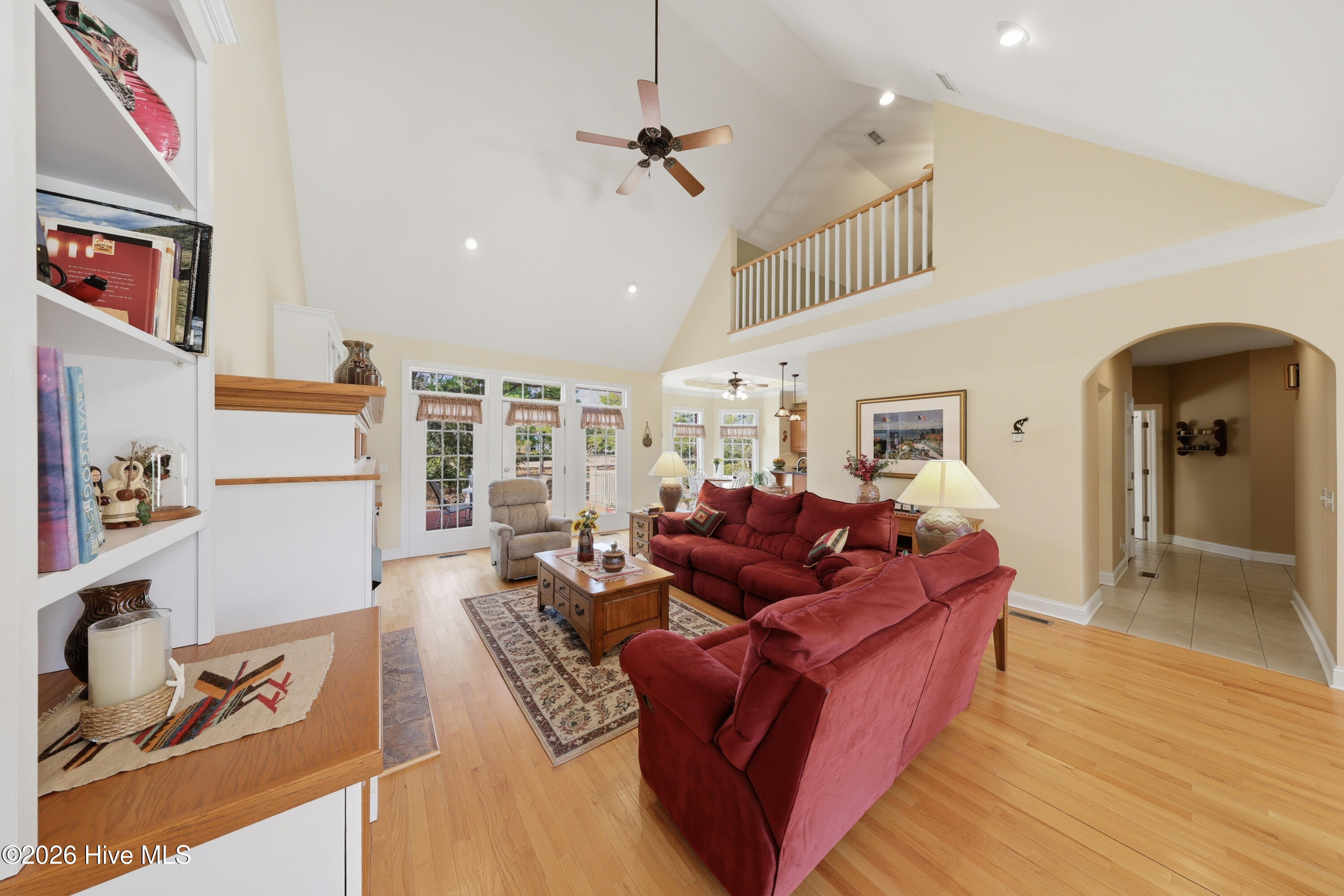 100558139 | Photo 21