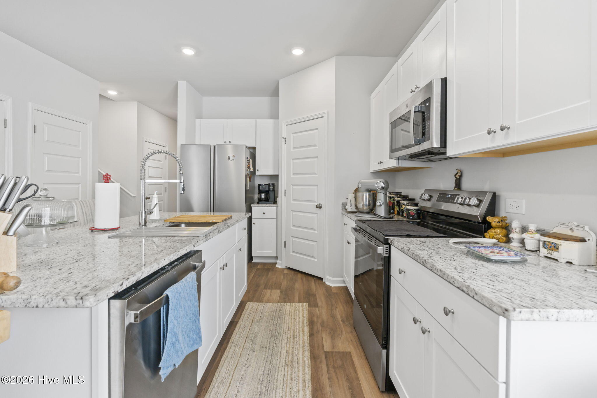 100553971 | Photo 17